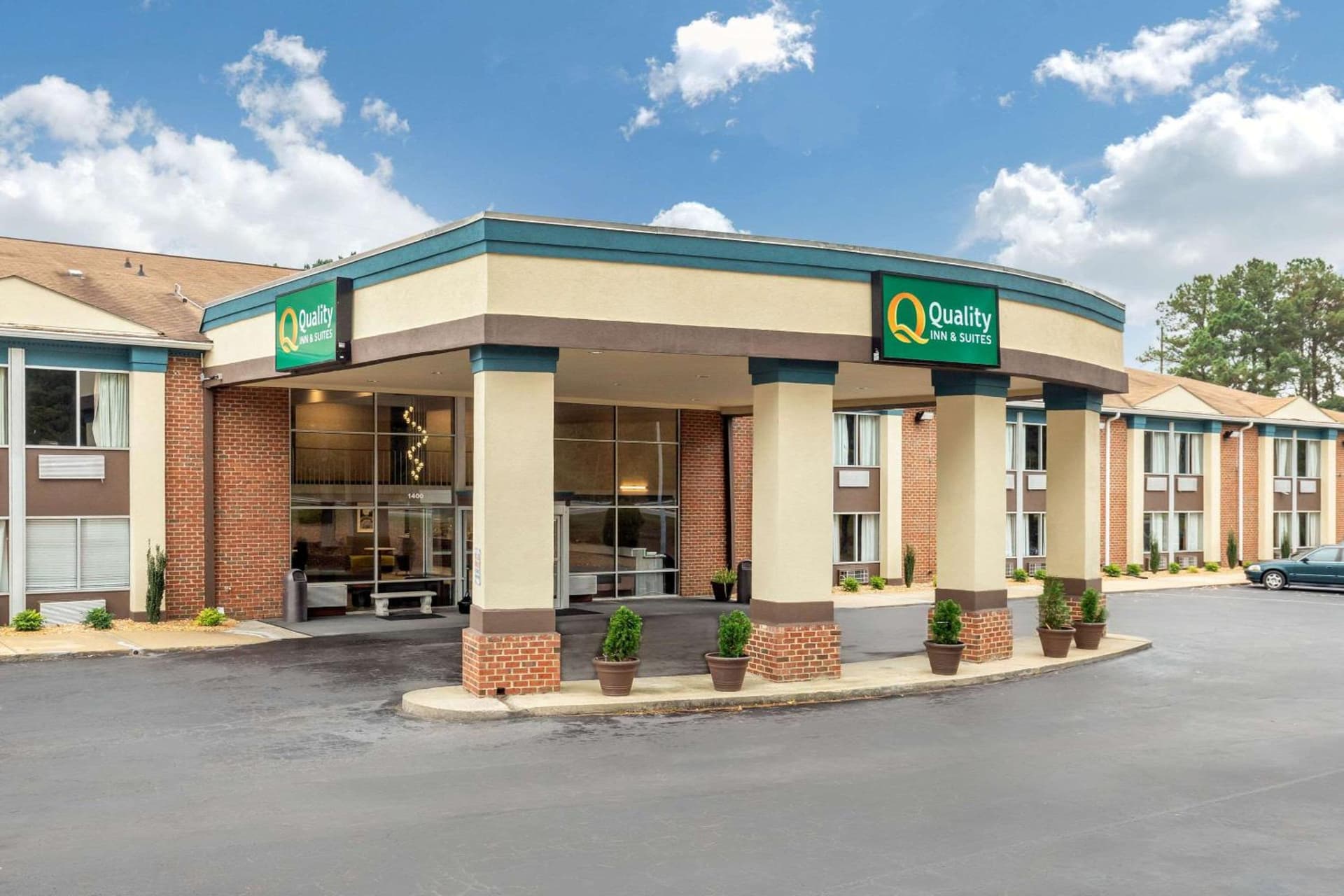 Quality Inn & Suites Apex - Holly Springs NC — hotel in Apex, North Carolina