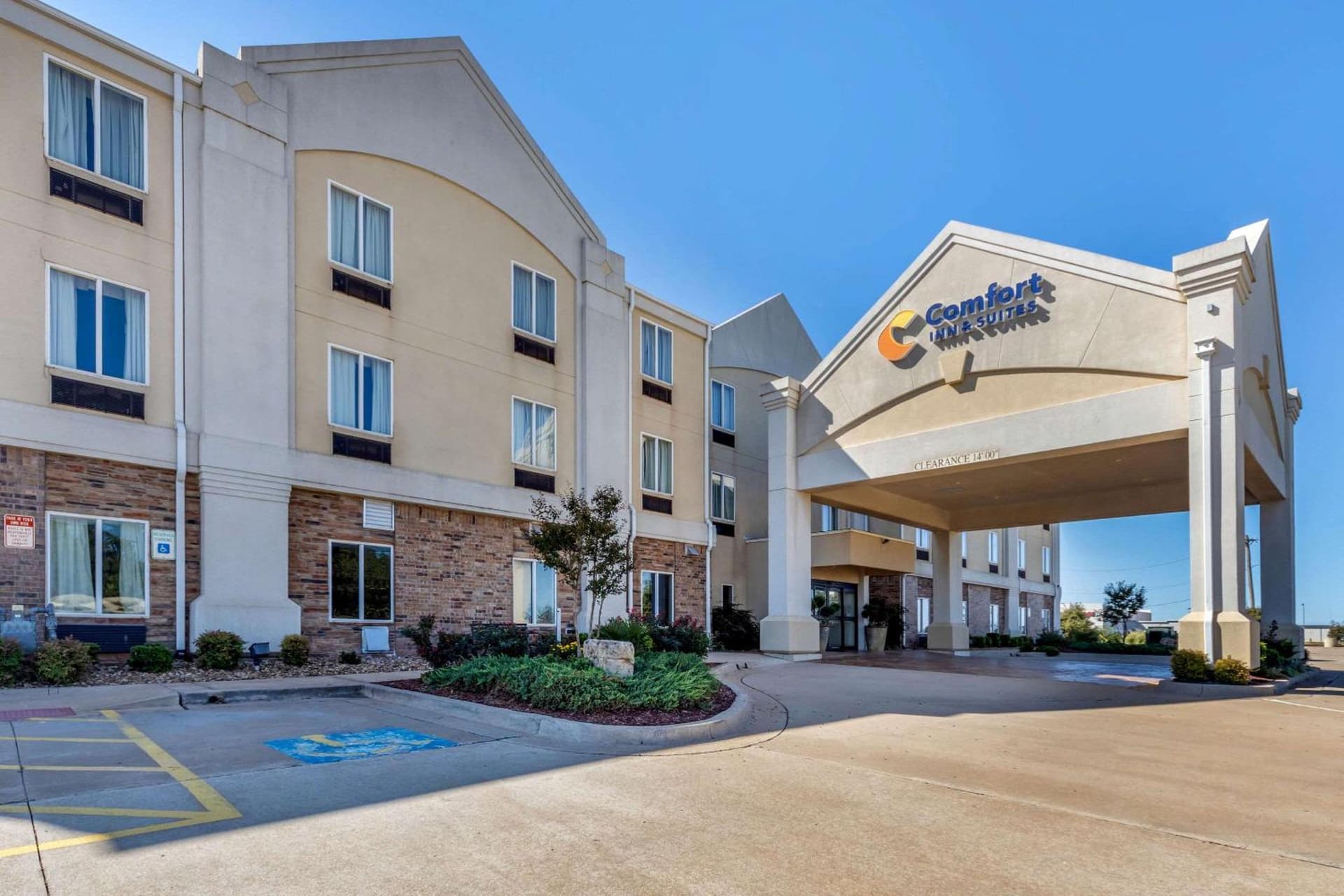 Comfort Inn & Suites Perry I-35 featured exterior or lobby in Perry, OK — similar hotel
