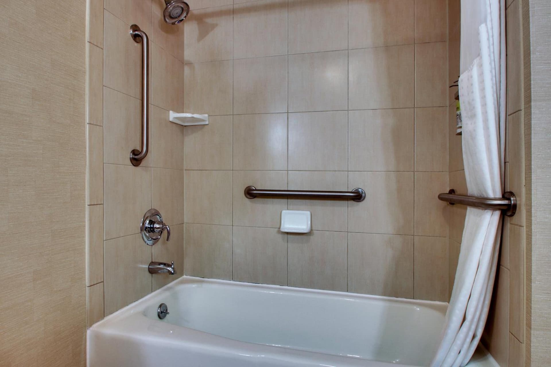 Holiday Inn Express Baltimore BWI Airport West by IHG gallery photo in Hanover, MD — image 31