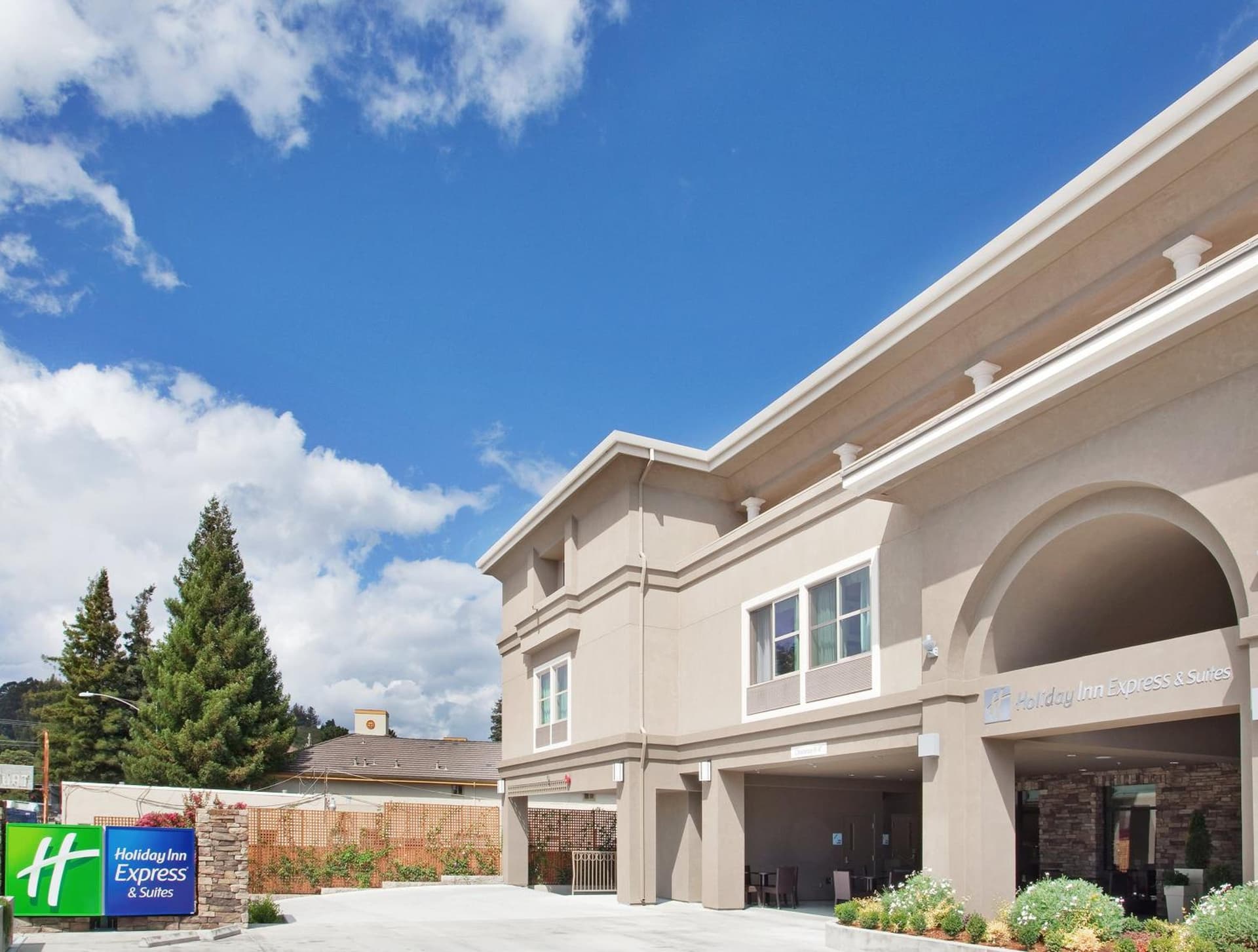 Holiday Inn Express Hotel & Suites Santa Cruz by IHG gallery photo in Santa Cruz, CA — image 16