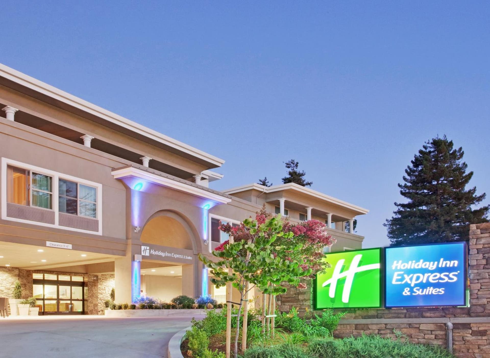 Holiday Inn Express Hotel & Suites Santa Cruz by IHG gallery photo in Santa Cruz, CA — image 5