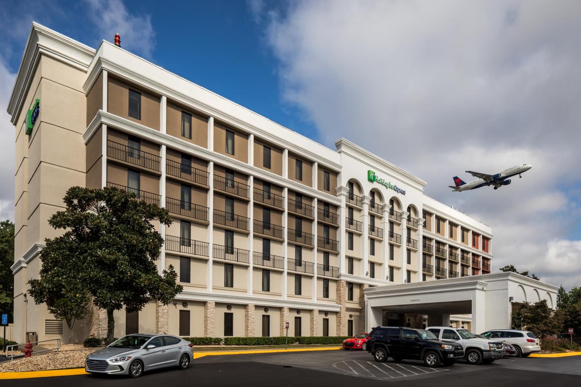 Holiday Inn Express Atlanta Airport-College Park by IHG featured exterior or lobby in Atlanta, GA — similar hotel