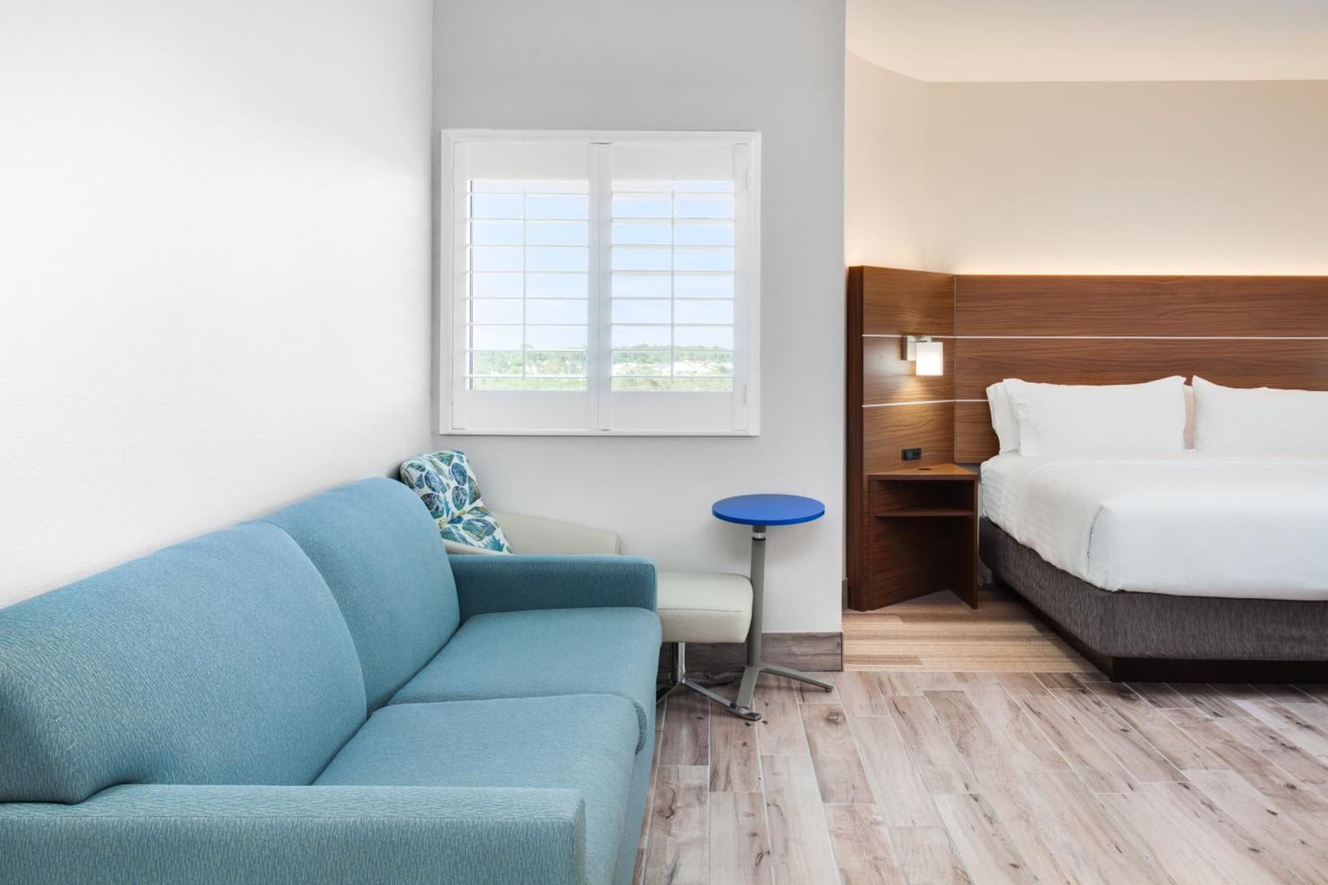 Holiday Inn Express & Suites Panama City Beach - Beachfront by IHG gallery photo in Panama City Beach, FL — image 69