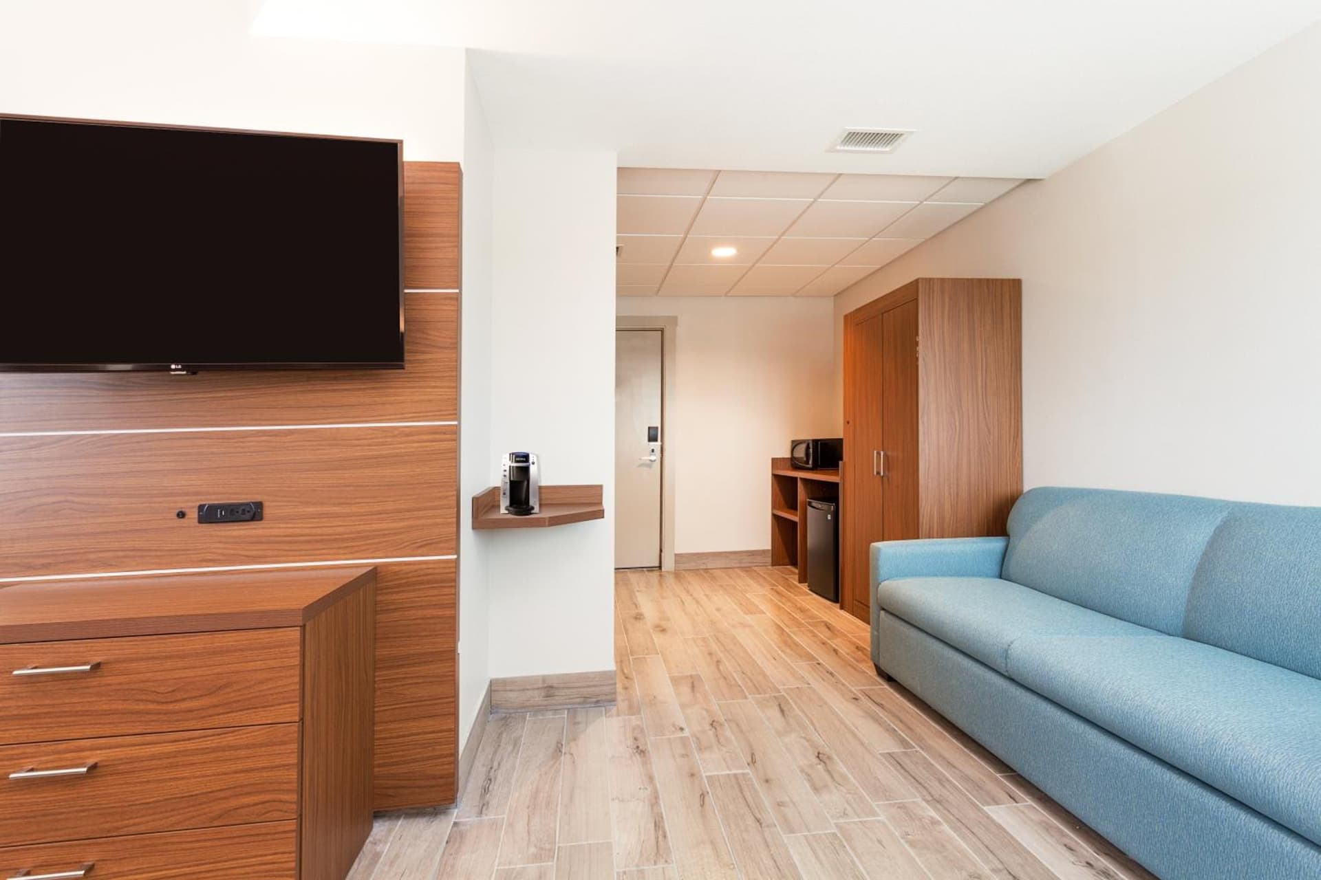 Holiday Inn Express & Suites Panama City Beach - Beachfront by IHG gallery photo in Panama City Beach, FL — image 83