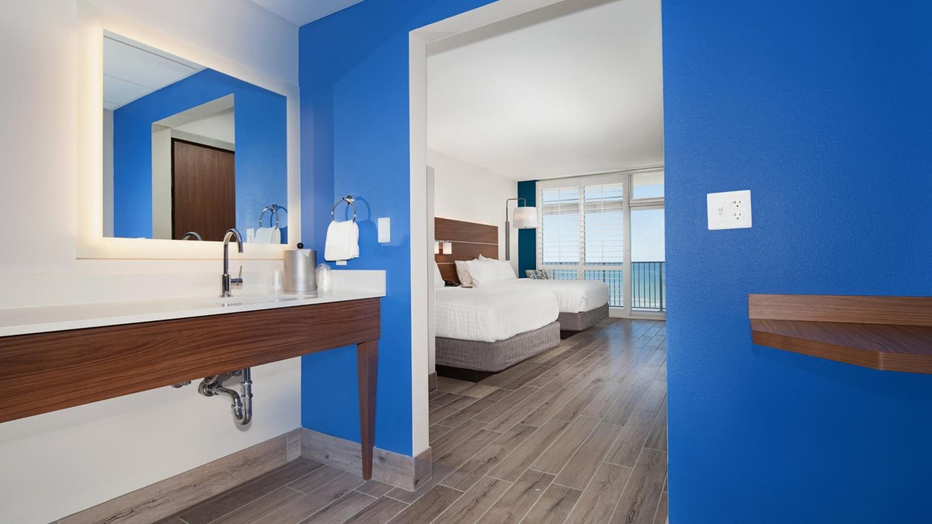 Holiday Inn Express & Suites Panama City Beach - Beachfront by IHG gallery photo in Panama City Beach, FL — image 23