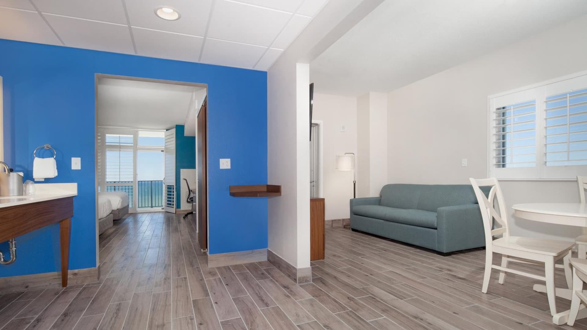 Holiday Inn Express & Suites Panama City Beach - Beachfront by IHG gallery photo in Panama City Beach, FL — image 22