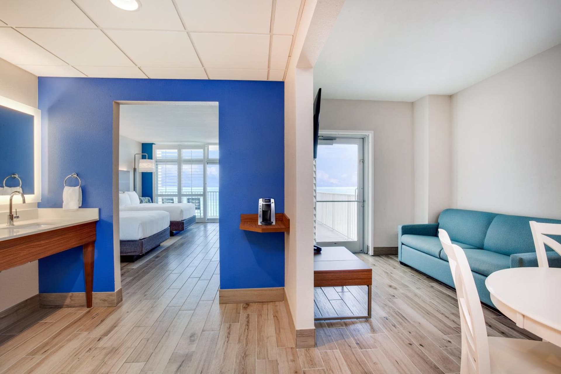 Holiday Inn Express & Suites Panama City Beach - Beachfront by IHG gallery photo in Panama City Beach, FL — image 41