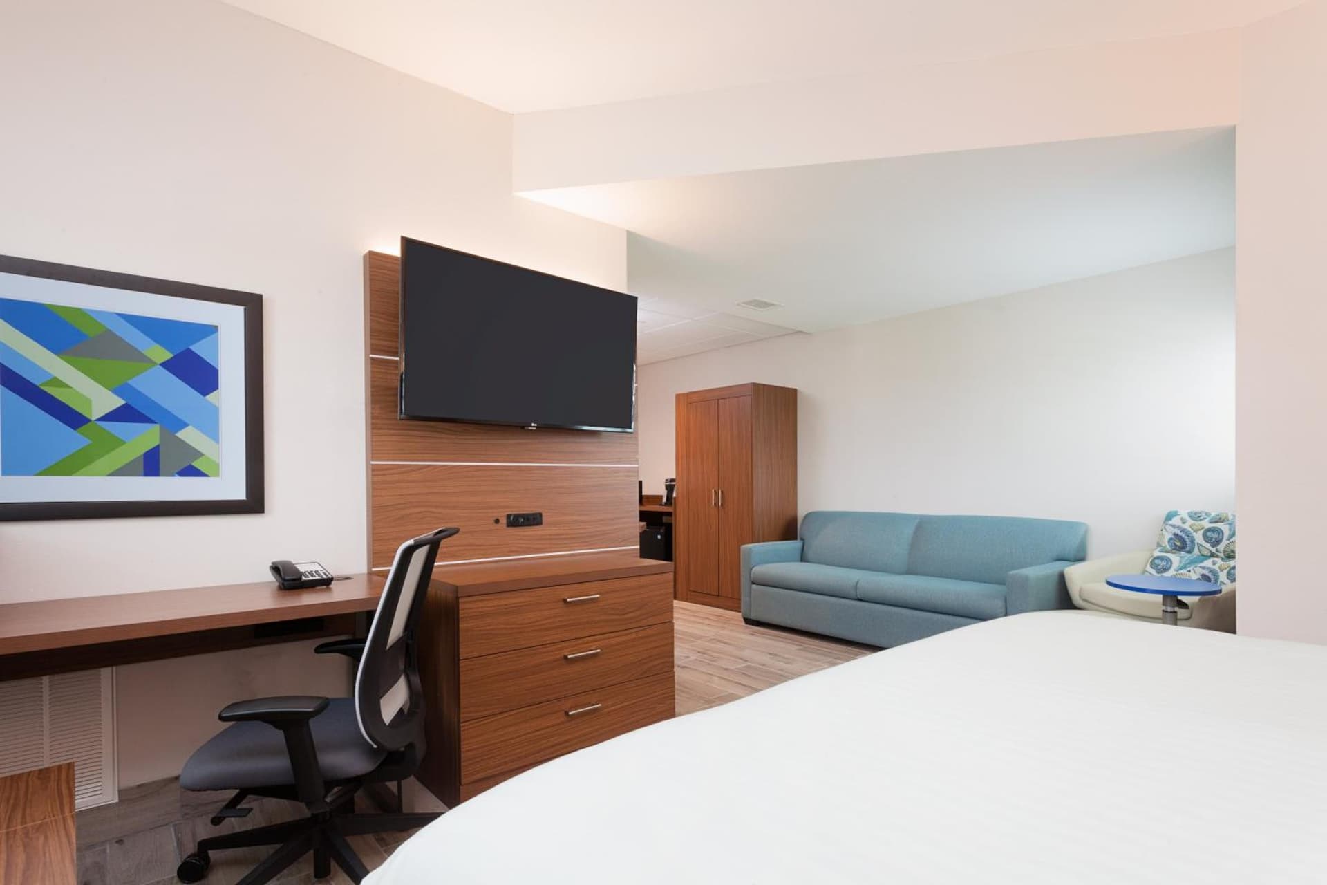 Holiday Inn Express & Suites Panama City Beach - Beachfront by IHG gallery photo in Panama City Beach, FL — image 12