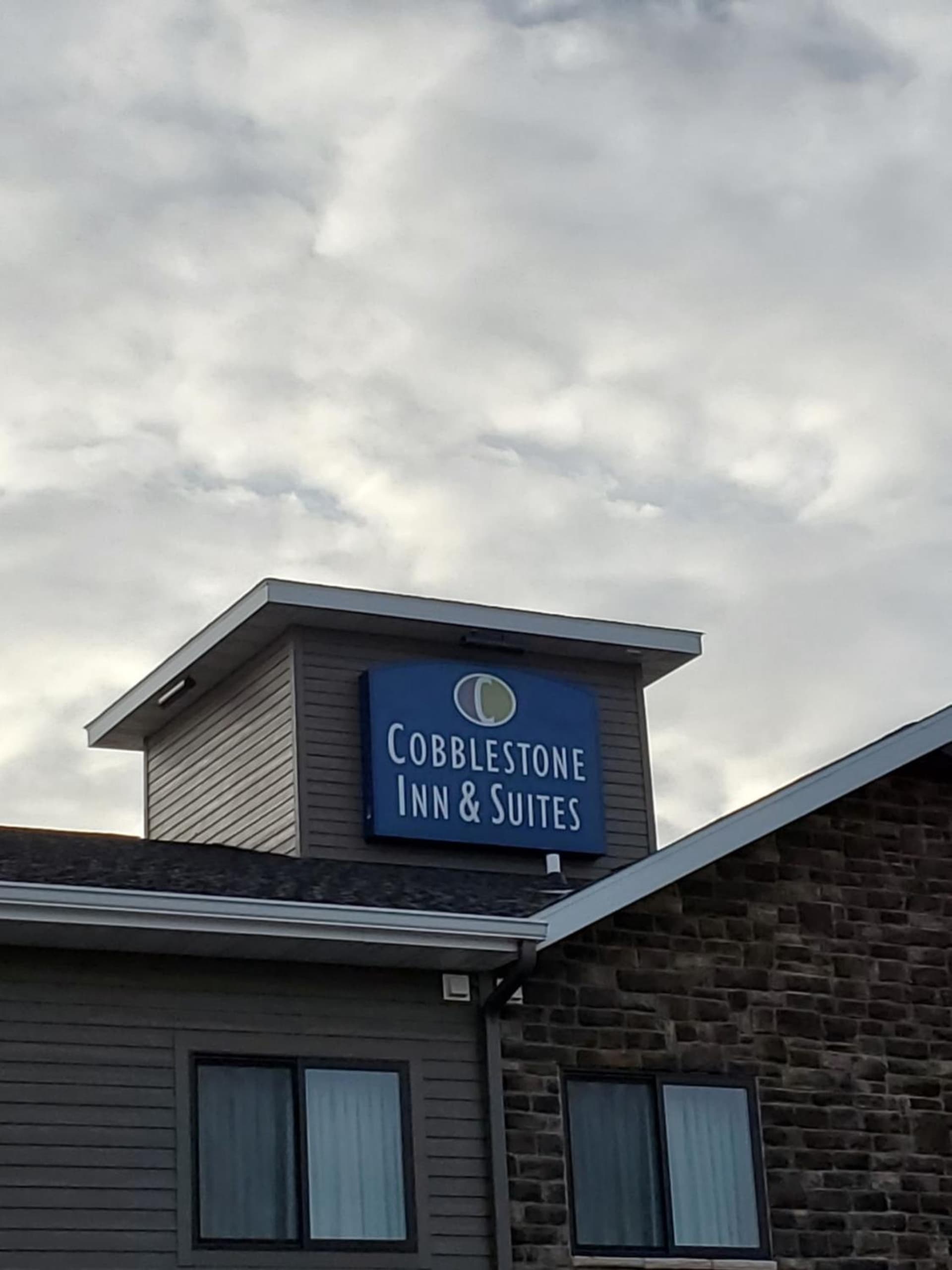 Cobblestone Inn & Suites – Manchester interior in Manchester, IA — gallery photo 2