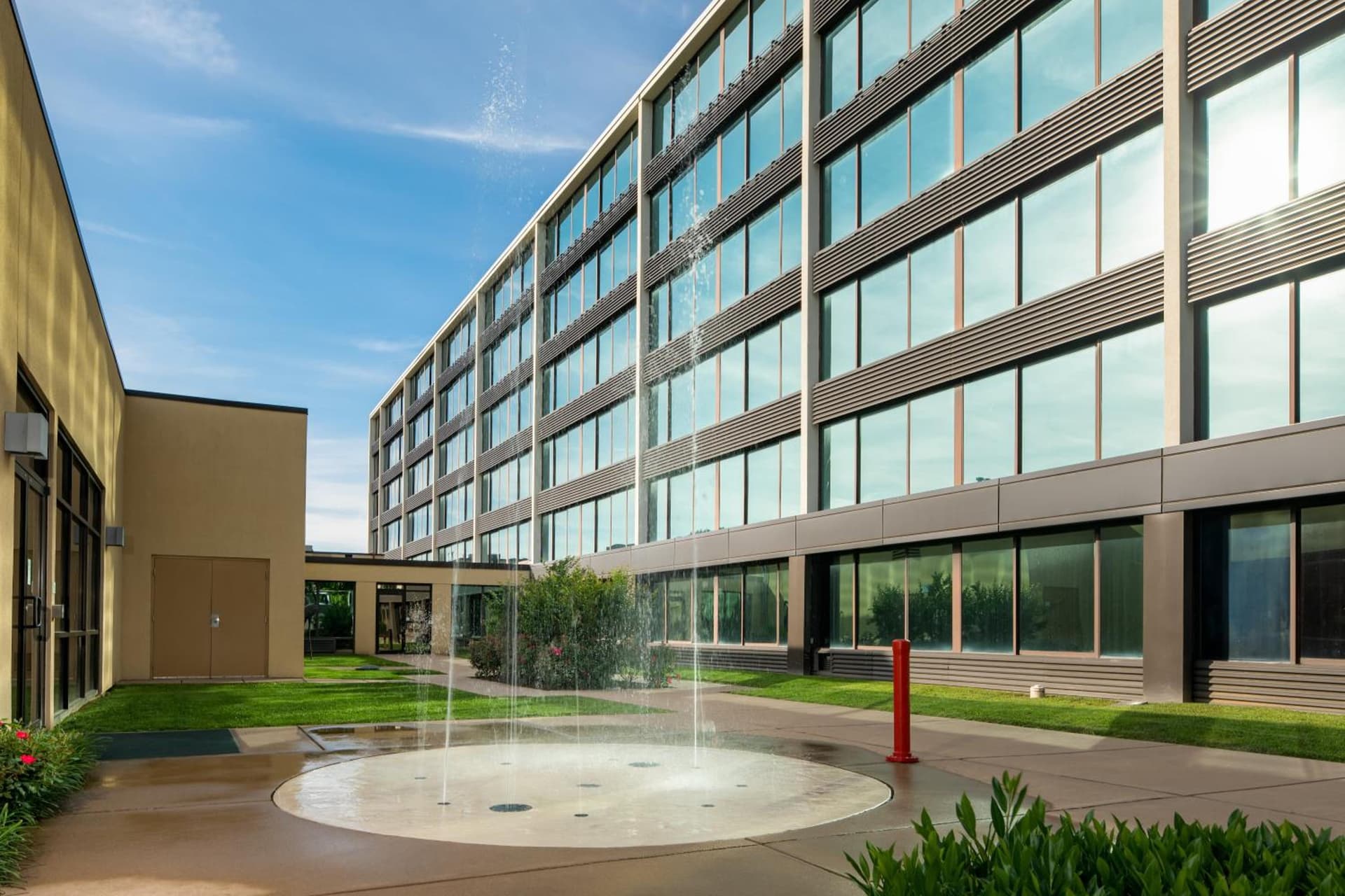 Holiday Inn and Suites Charleston West by IHG interior in Charleston, WV — gallery photo 2