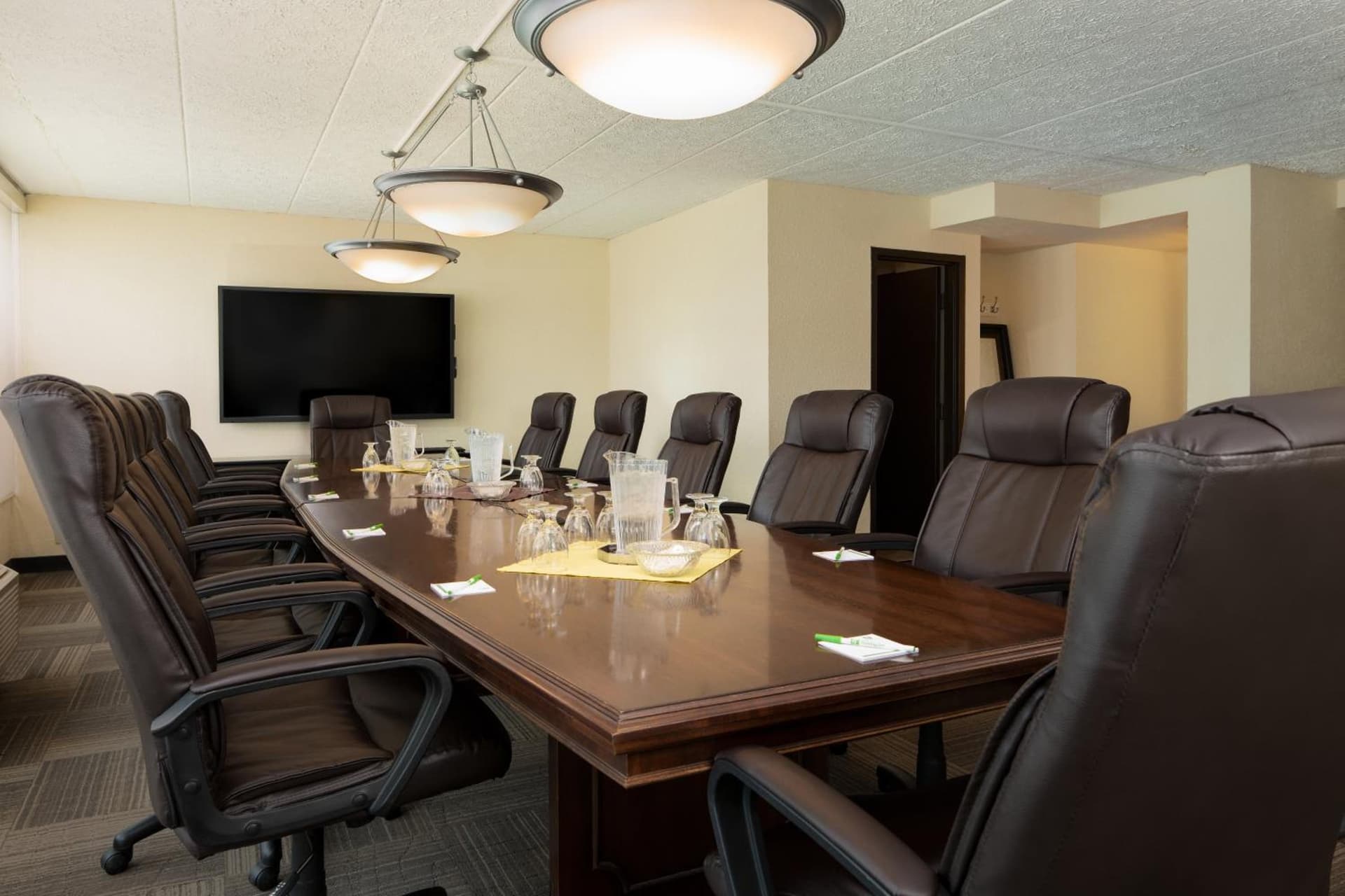Holiday Inn and Suites Charleston West by IHG gallery photo in Charleston, WV — image 20