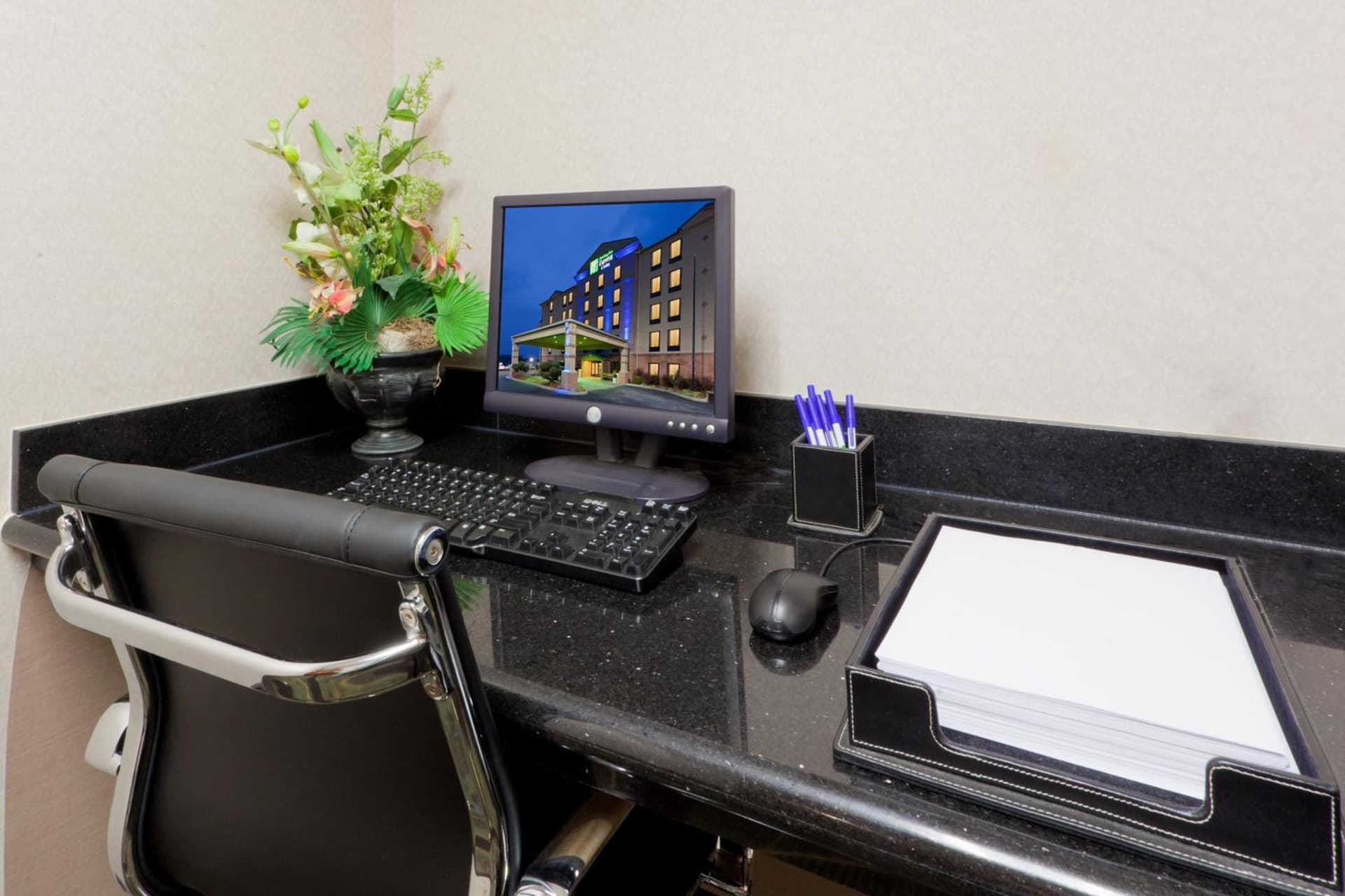 Holiday Inn Express Hotel & Suites Charleston-Southridge by IHG gallery photo in Charleston, WV — image 37