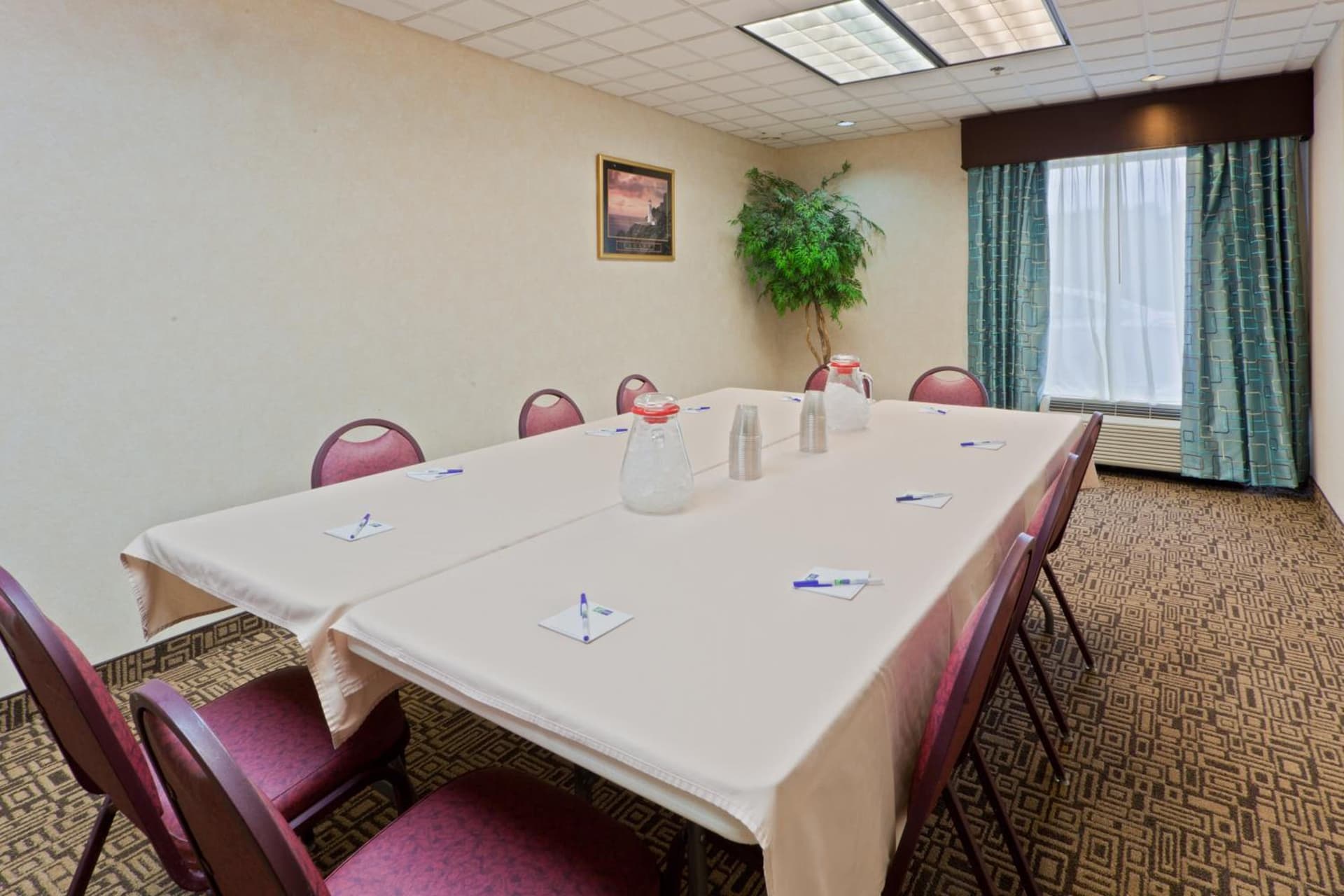 Holiday Inn Express Hotel & Suites Charleston-Southridge by IHG gallery photo in Charleston, WV — image 13