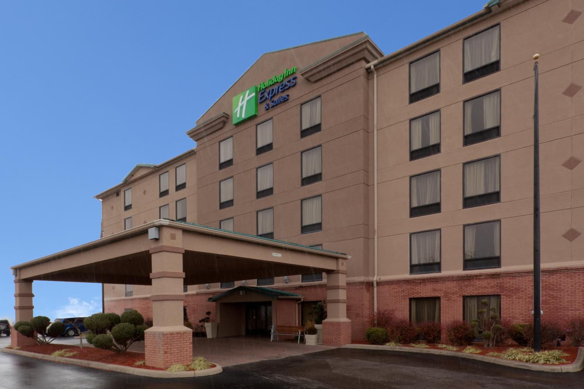 Holiday Inn Express Hotel & Suites Charleston-Southridge by IHG gallery photo in Charleston, WV — image 15
