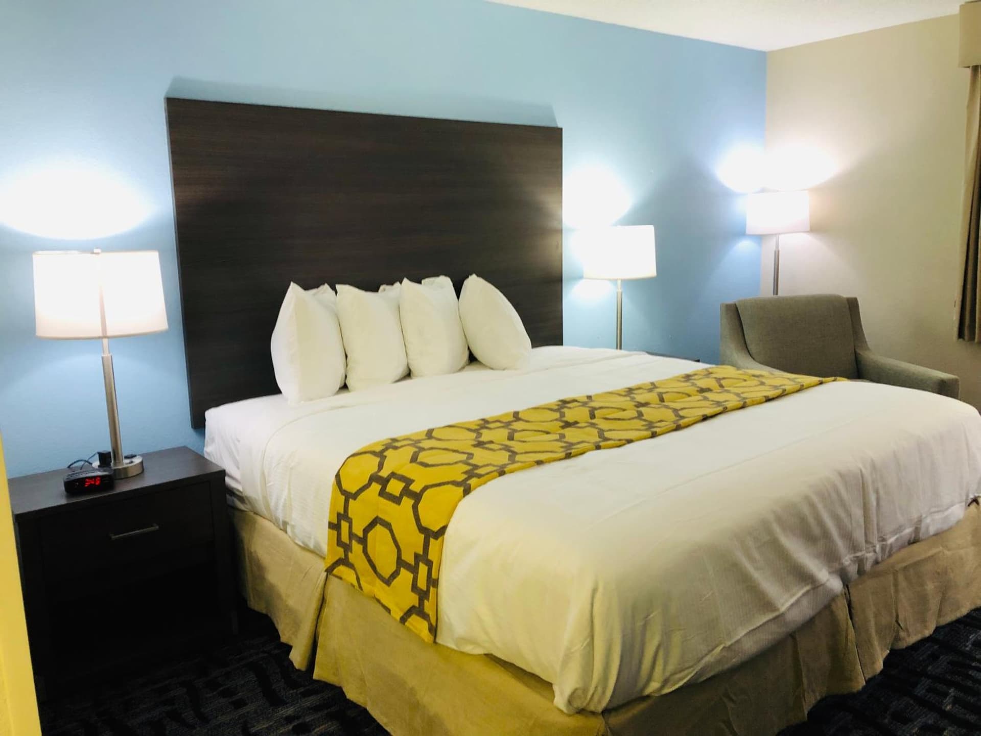 Baymont by Wyndham Joliet gallery photo in Joliet, IL — image 42