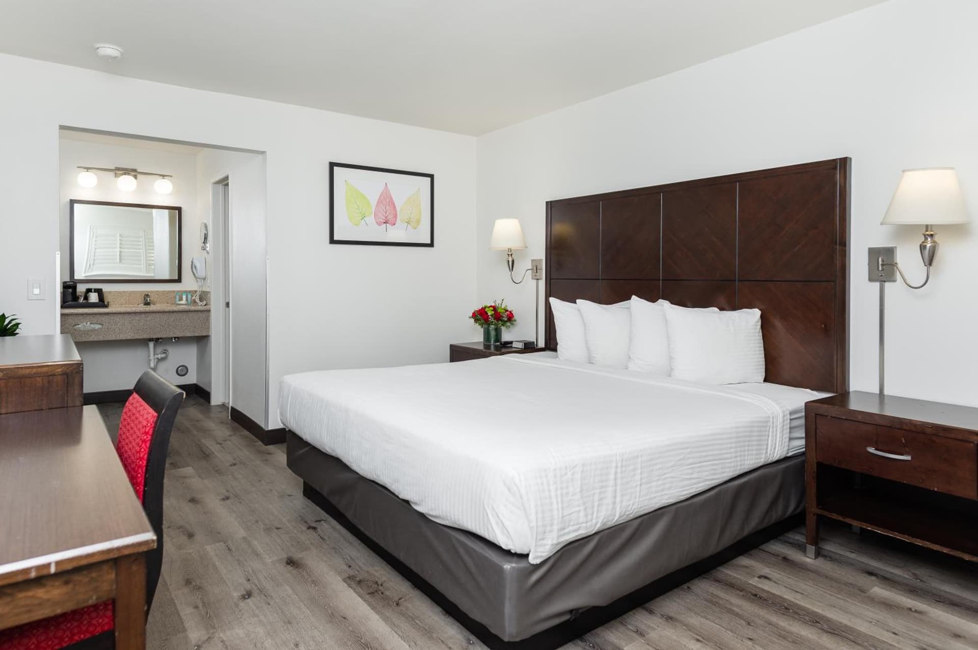 Alpine Inn near Convention Center and the Park gallery photo in Anaheim, CA — image 37