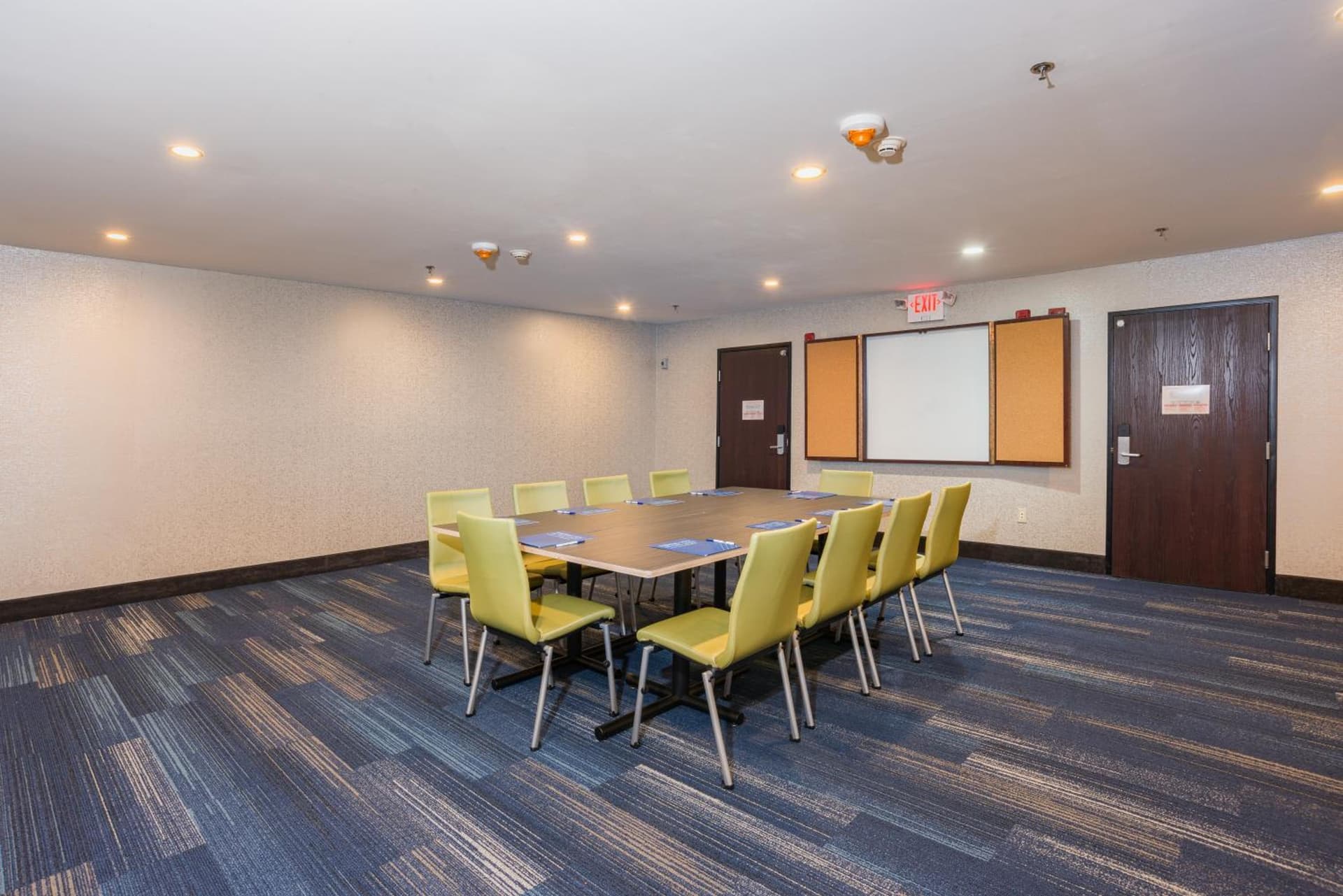 Holiday Inn Express Hotel & Suites Swansea by IHG gallery photo in Swansea, MA — image 37