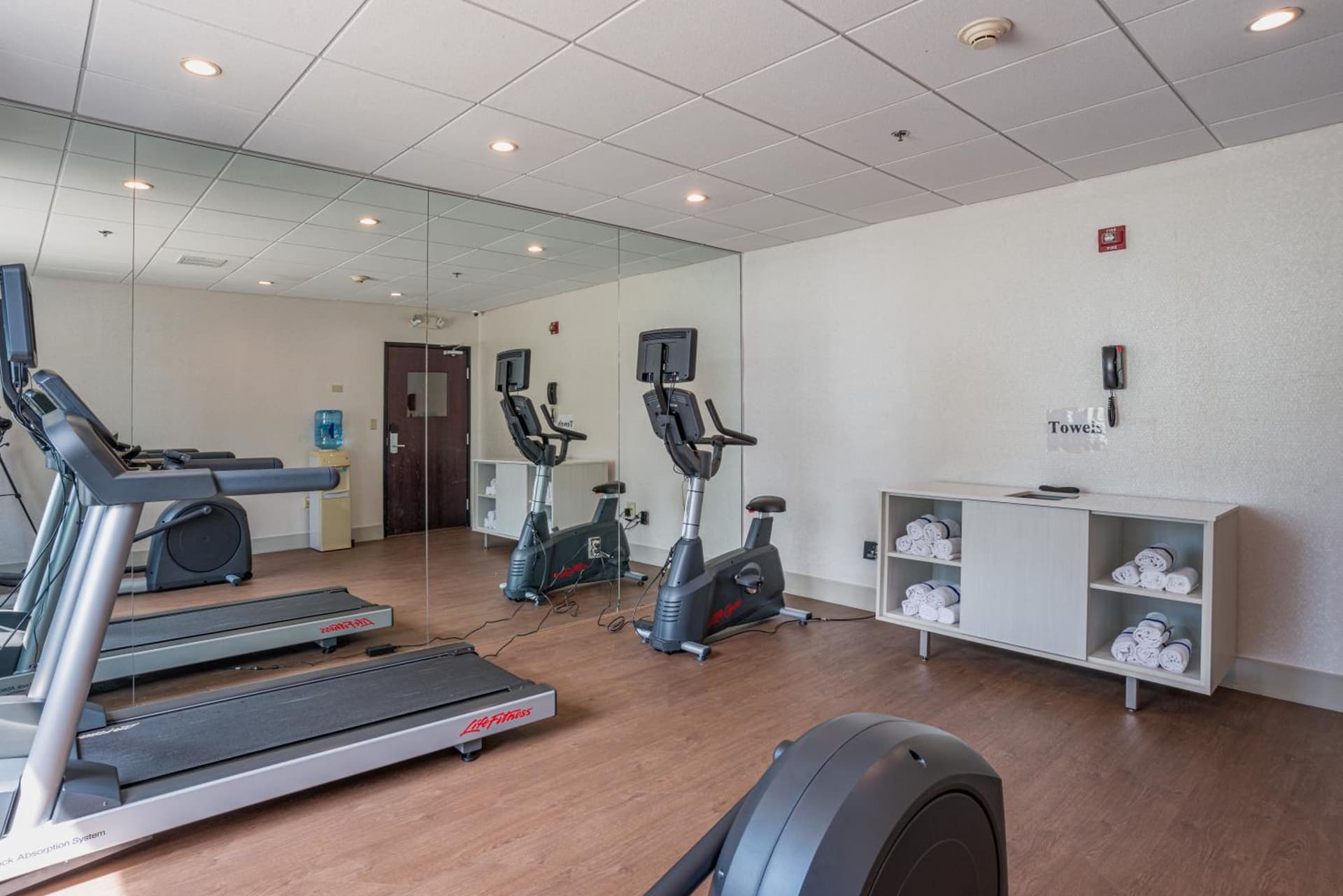 Holiday Inn Express Hotel & Suites Swansea by IHG interior in Swansea, MA — gallery photo 2