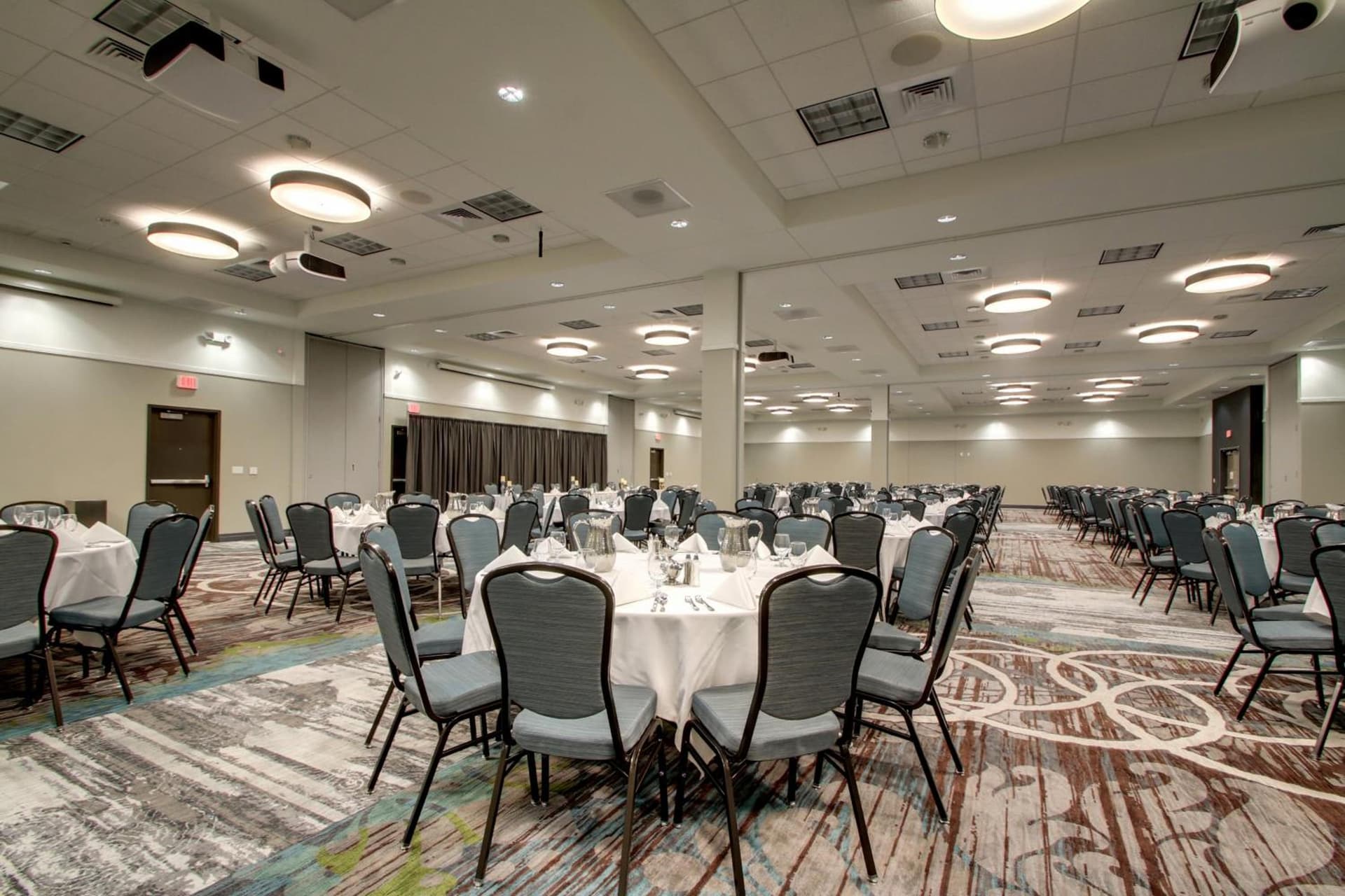 Holiday Inn & Suites Peoria At Grand Prairie by IHG interior in Peoria, IL — gallery photo 2