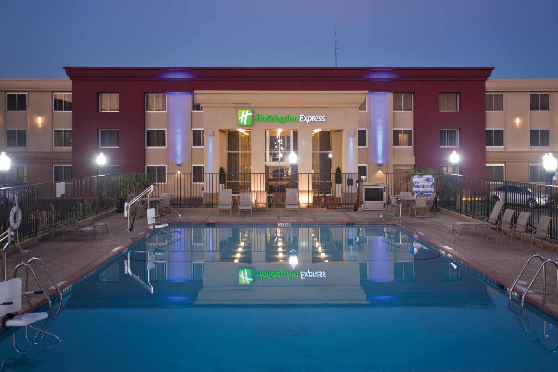 Holiday Inn Express San Francisco Airport South by IHG interior in Burlingame, CA — gallery photo 2