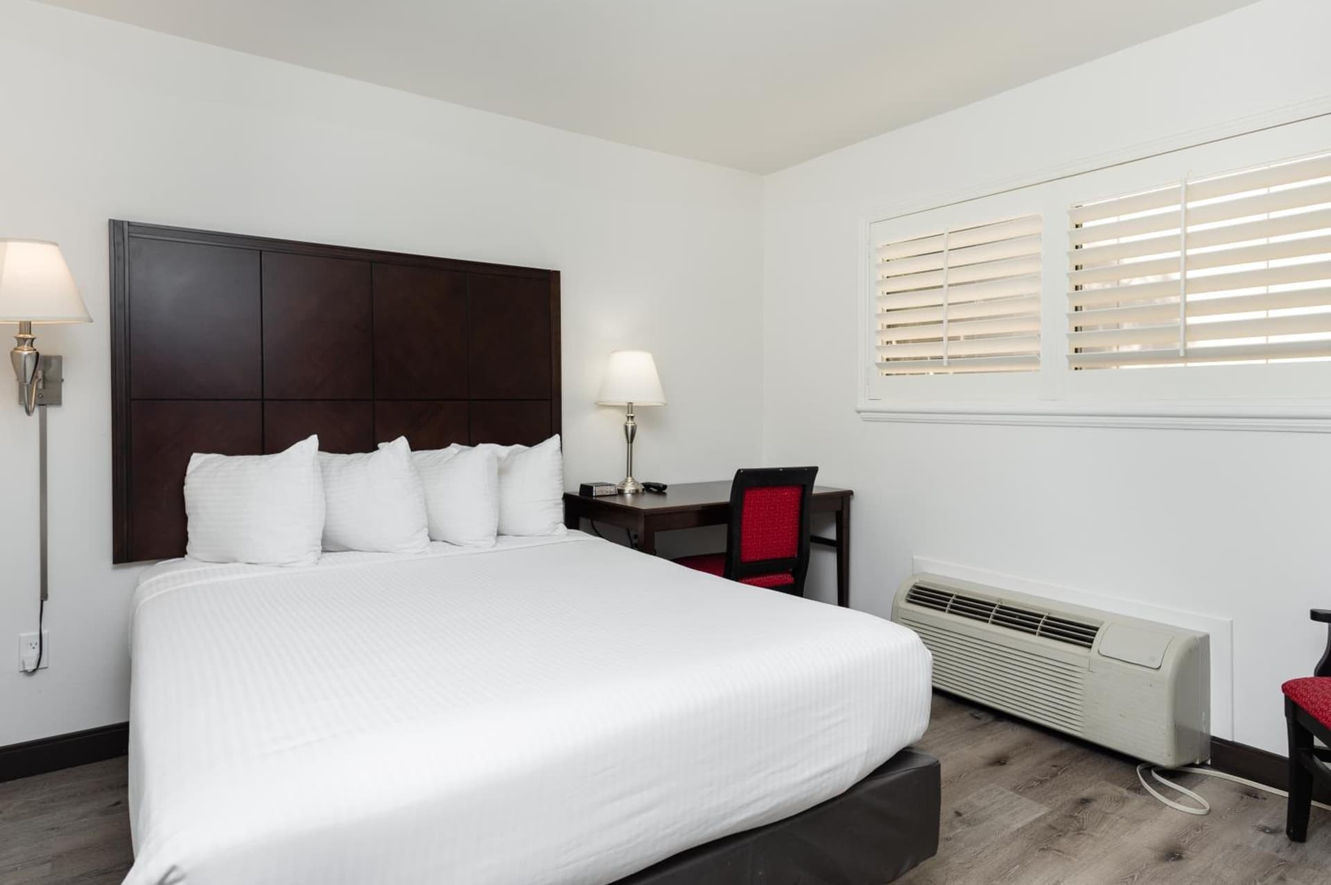 Alpine Inn near Convention Center and the Park gallery photo in Anaheim, CA — image 14