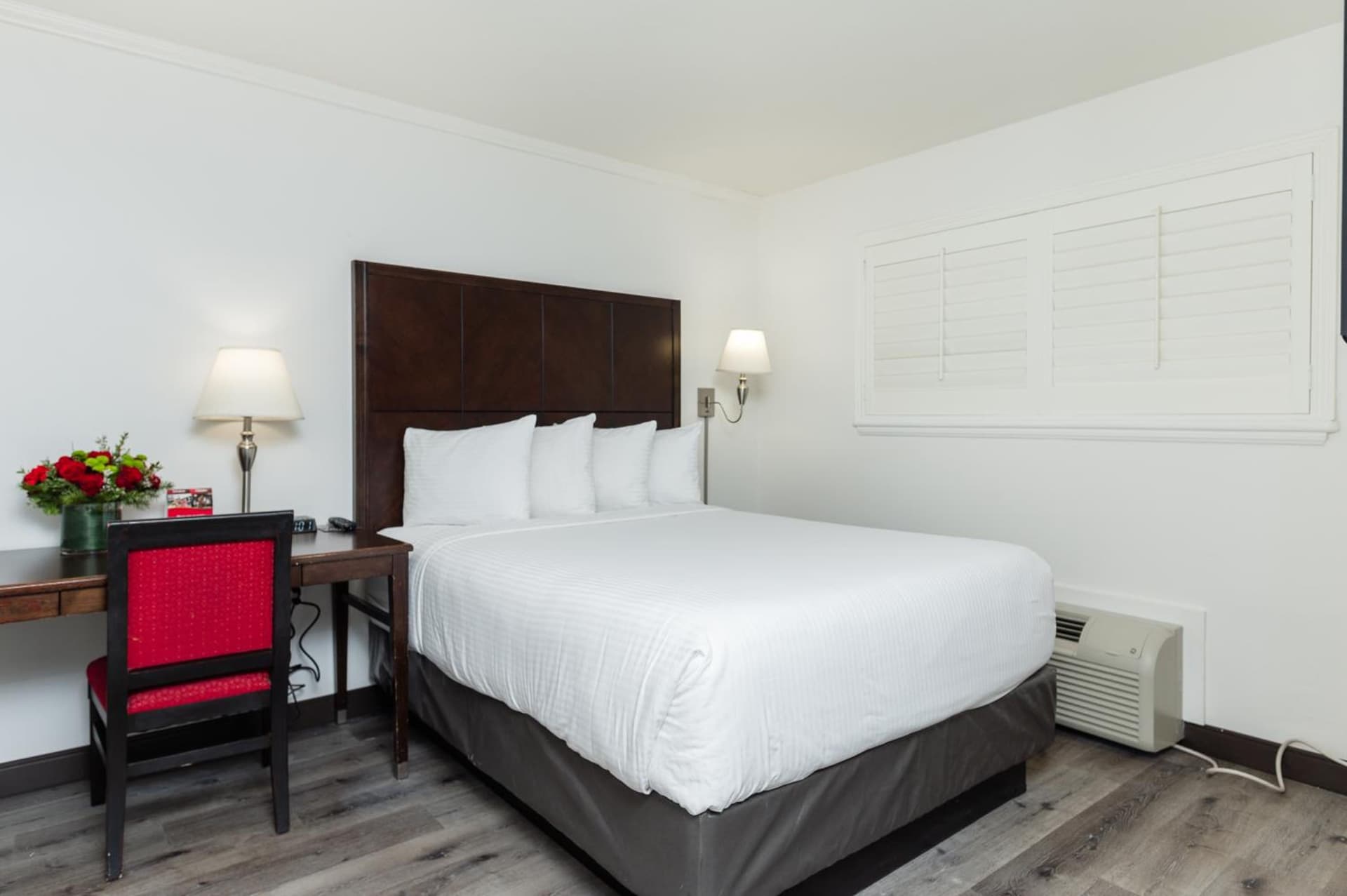 Alpine Inn near Convention Center and the Park gallery photo in Anaheim, CA — image 31