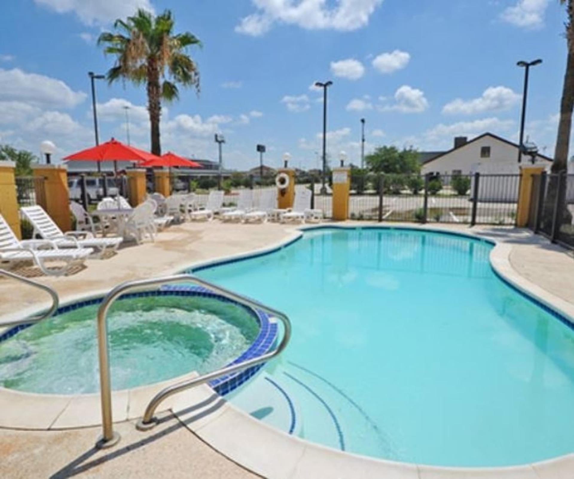Comfort Suites Shenandoah-The Woodlands gallery photo in The Woodlands, TX — image 27