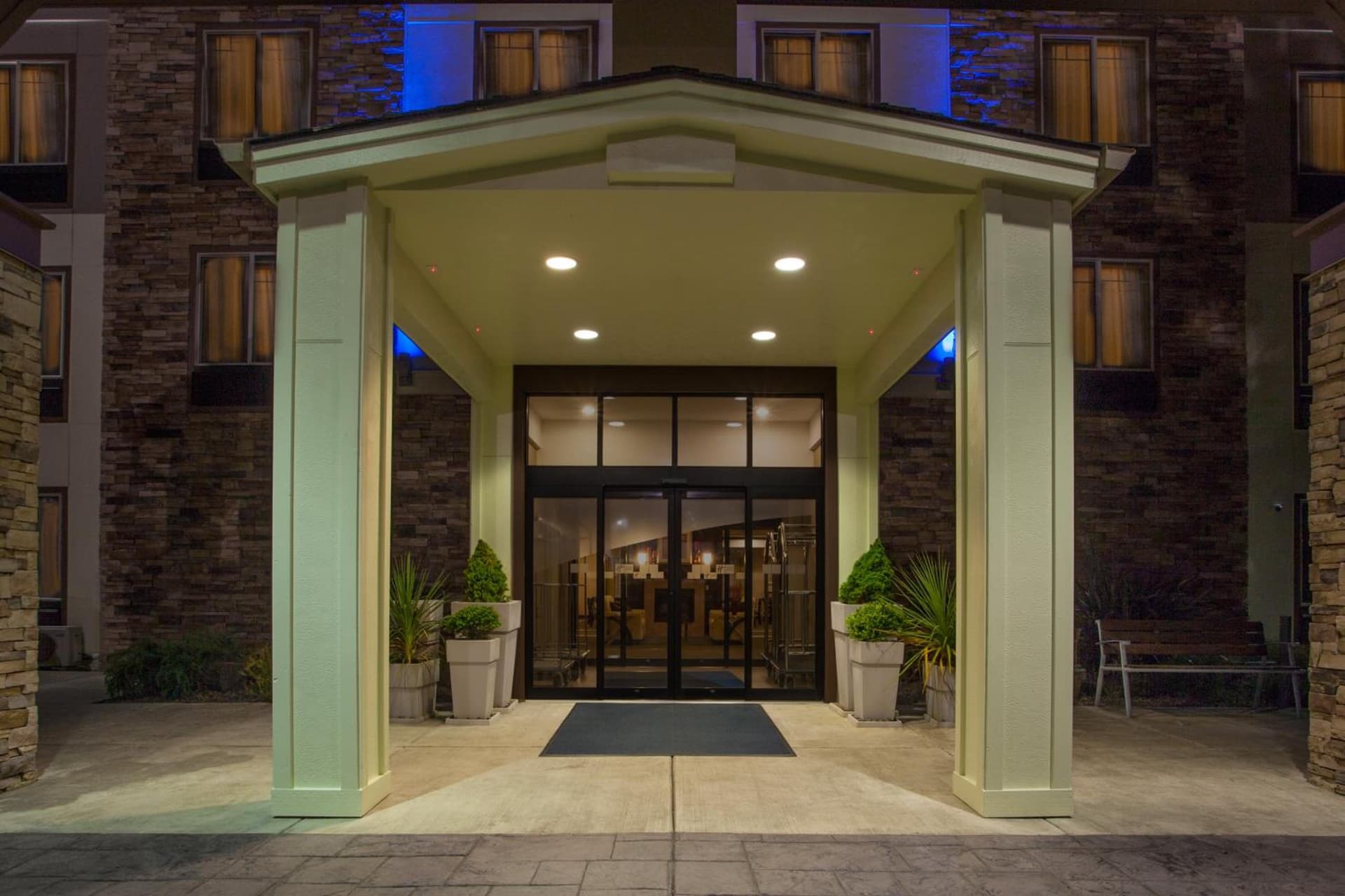 Holiday Inn Express Newport by IHG property views in Newport, OR — gallery photo 3