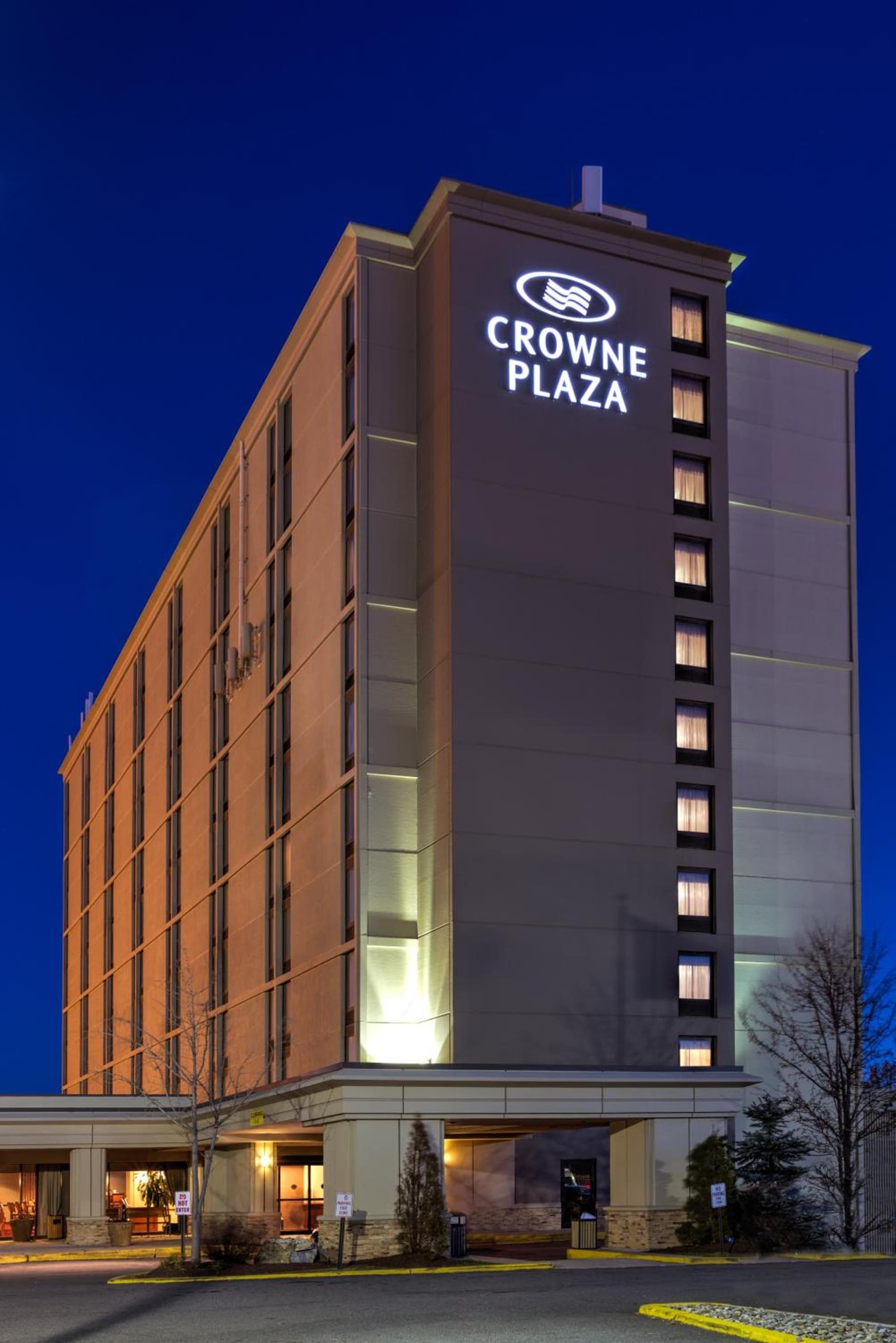 Crowne Plaza Newark Airport by IHG gallery photo in Elizabeth, NJ — image 13