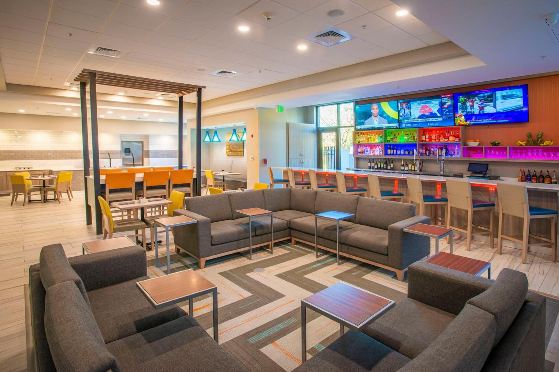 Holiday Inn Pensacola - University Area by IHG property views in Pensacola, FL — gallery photo 3