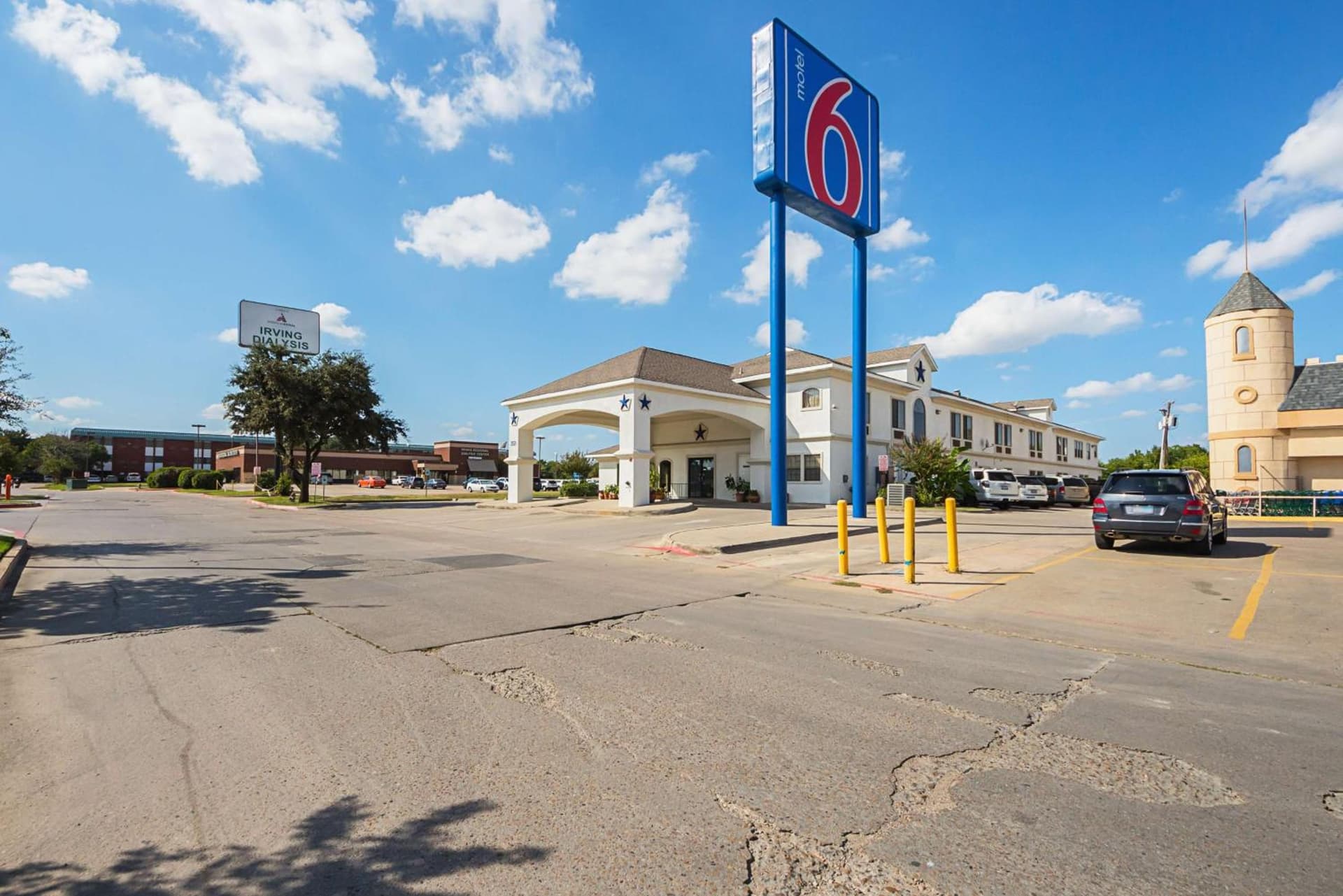Motel 6 Dallas – Irving DFW Airport South property views in Irving, TX — gallery photo 3