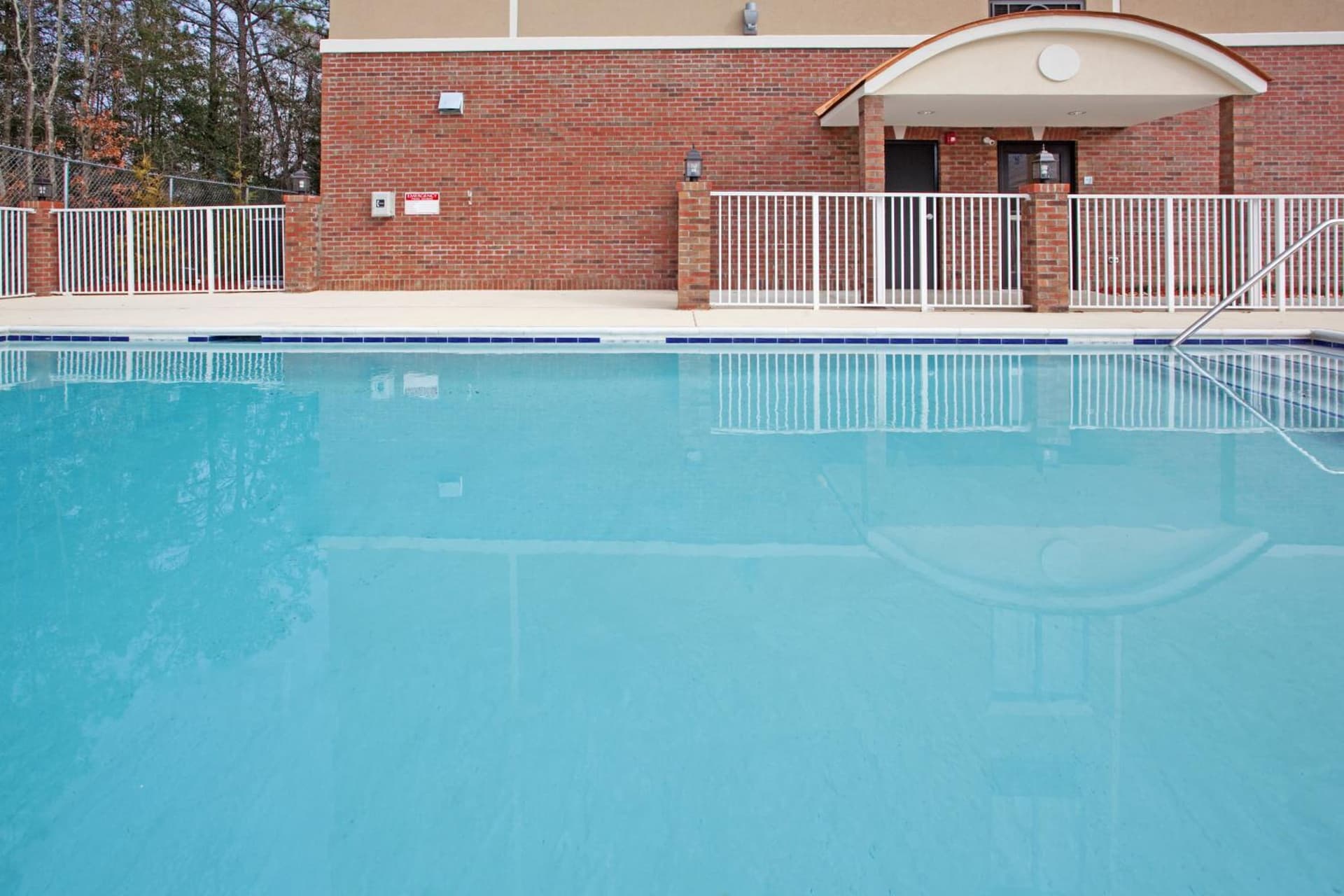 Holiday Inn Express Hotel & Suites Hope Mills-Fayetteville Airport by IHG gallery photo in Hope Mills, NC — image 29
