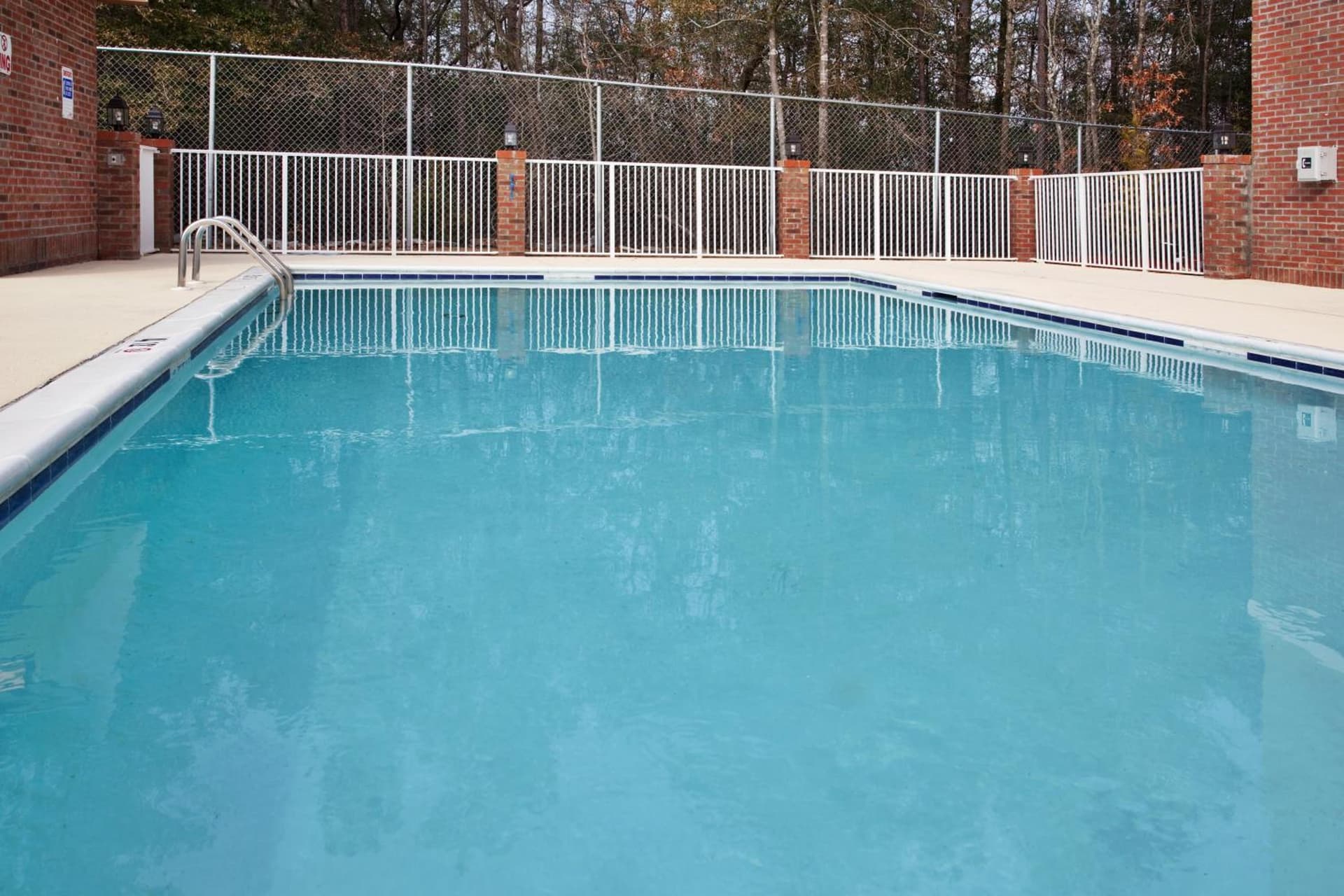 Holiday Inn Express Hotel & Suites Hope Mills-Fayetteville Airport by IHG gallery photo in Hope Mills, NC — image 20