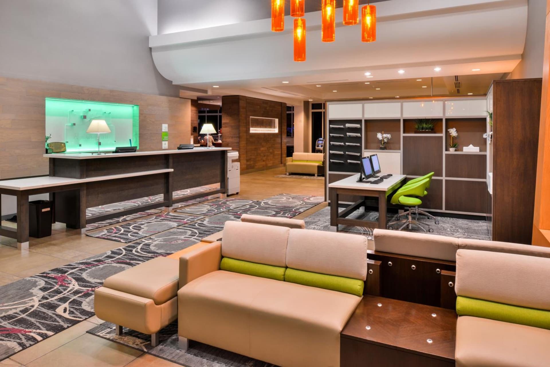 Holiday Inn Kansas City Airport by IHG interior in Kansas City, KS — gallery photo 2