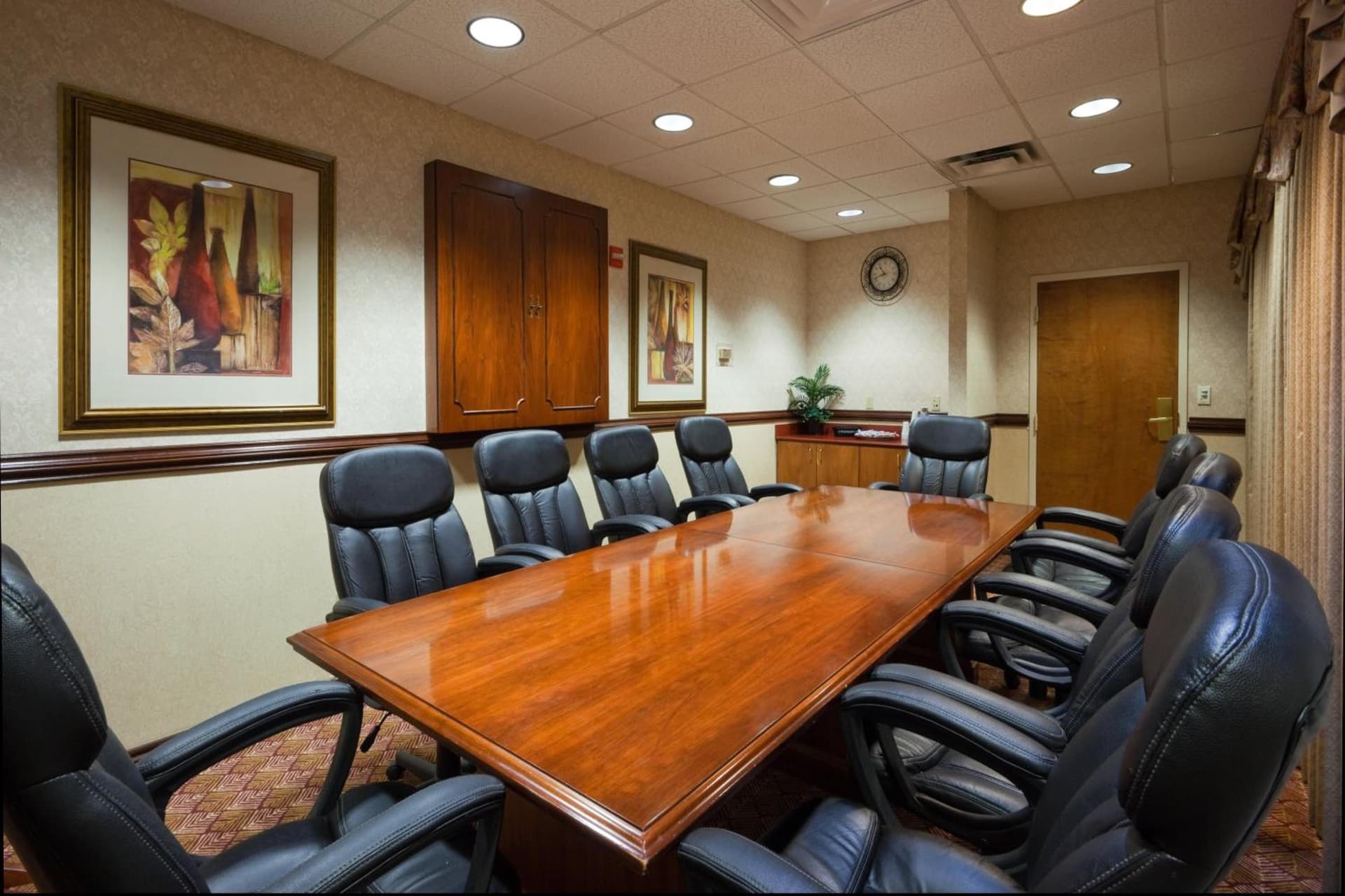 Holiday Inn Express & Suites Austin North Central by IHG gallery photo in Austin, TX — image 13