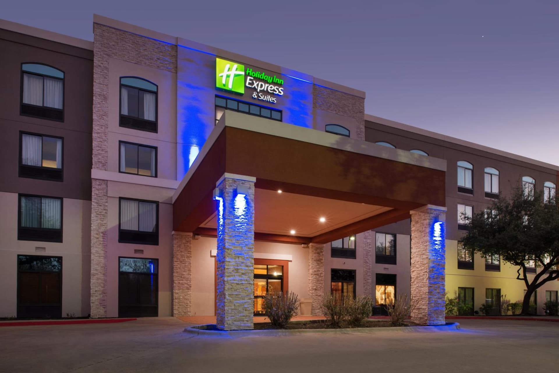 Holiday Inn Express & Suites Austin North Central by IHG gallery photo in Austin, TX — image 4
