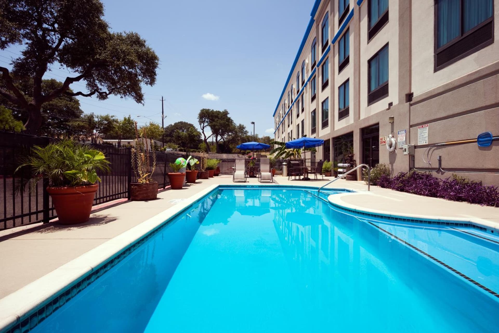 Holiday Inn Express & Suites Austin North Central by IHG gallery photo in Austin, TX — image 30