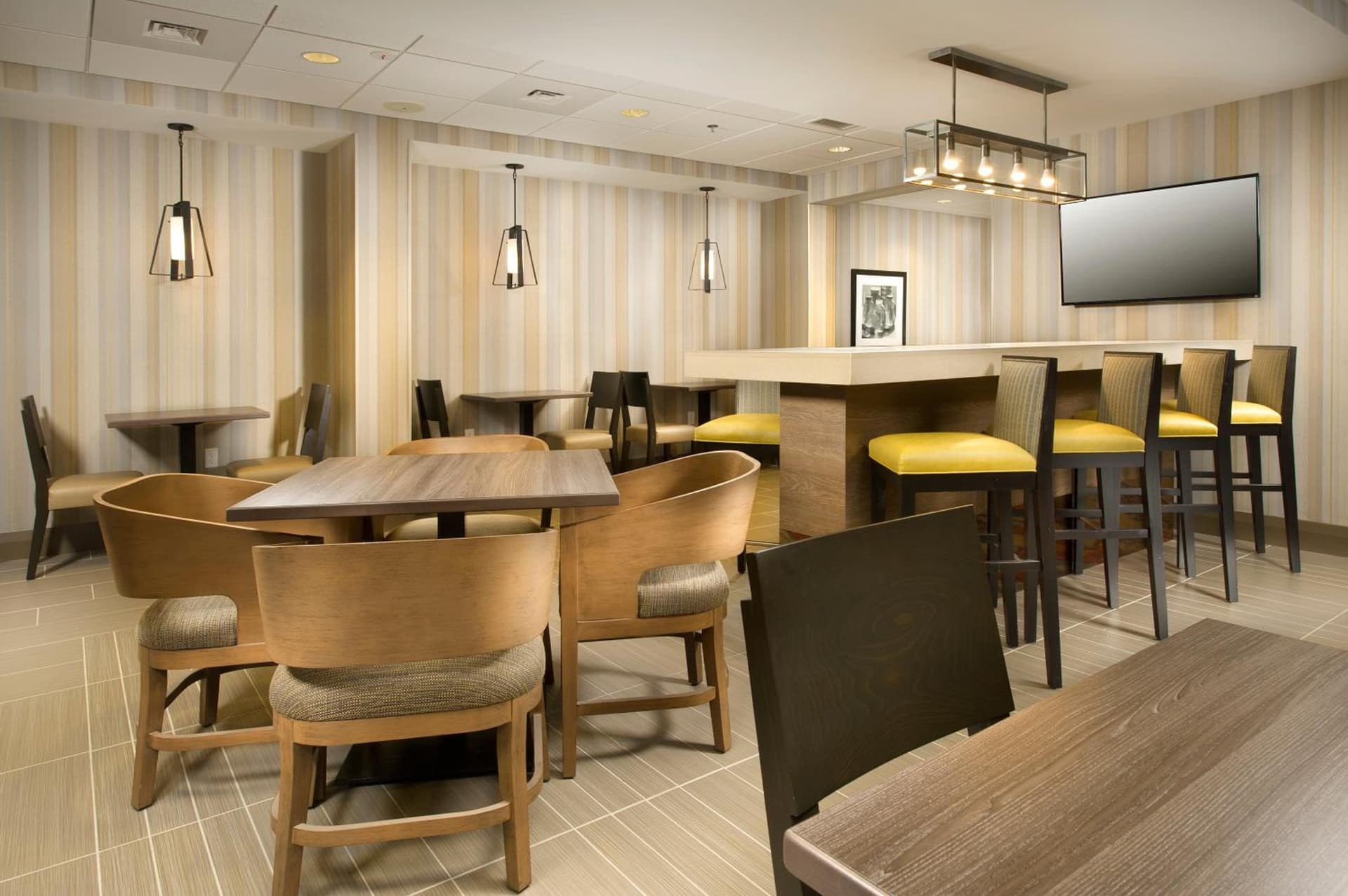 Holiday Inn Express Boston North-Woburn by IHG property views in Woburn, MA — gallery photo 3