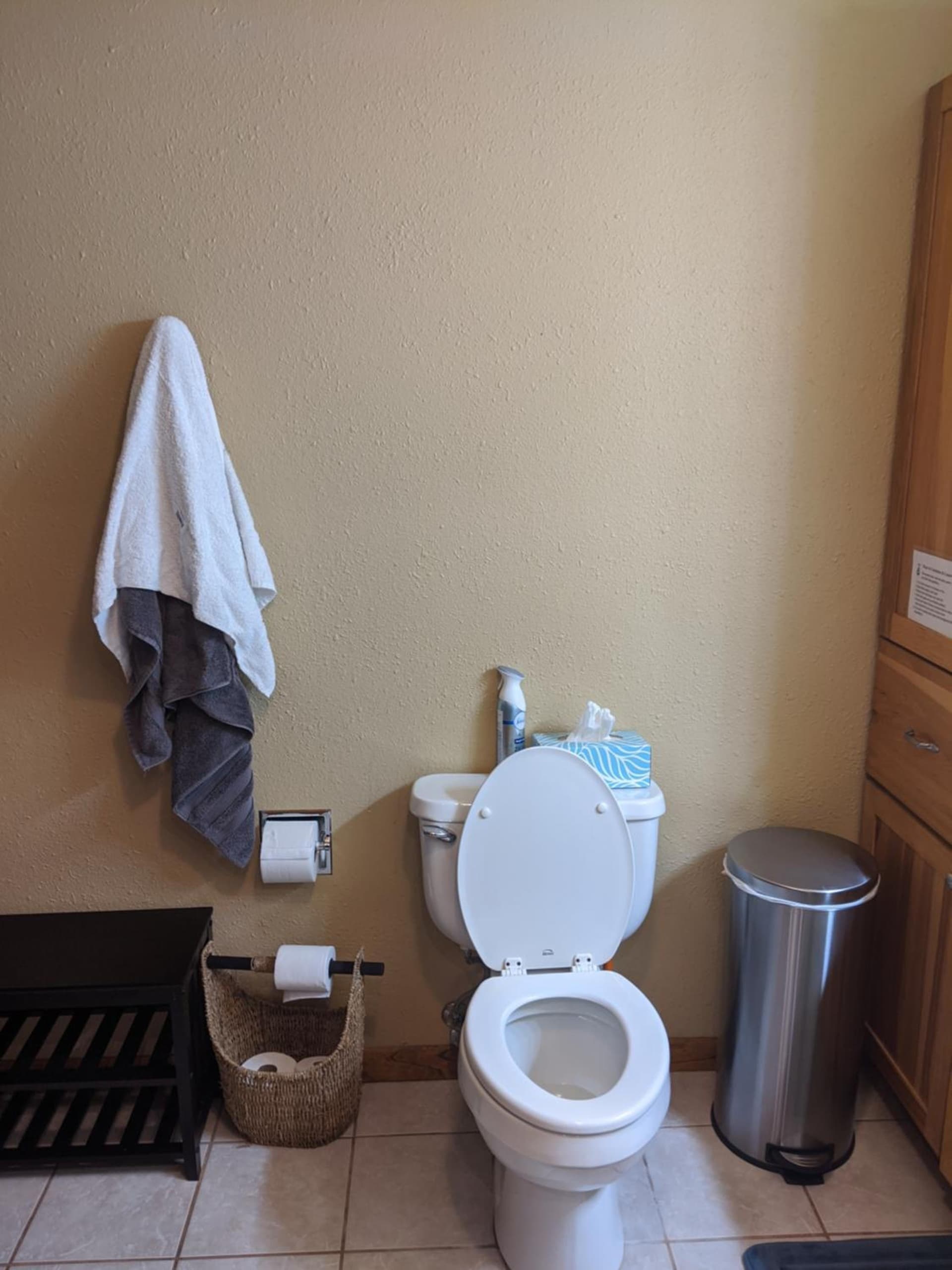 DIA BnB - We love workers interior in Brighton, CO — gallery photo 2