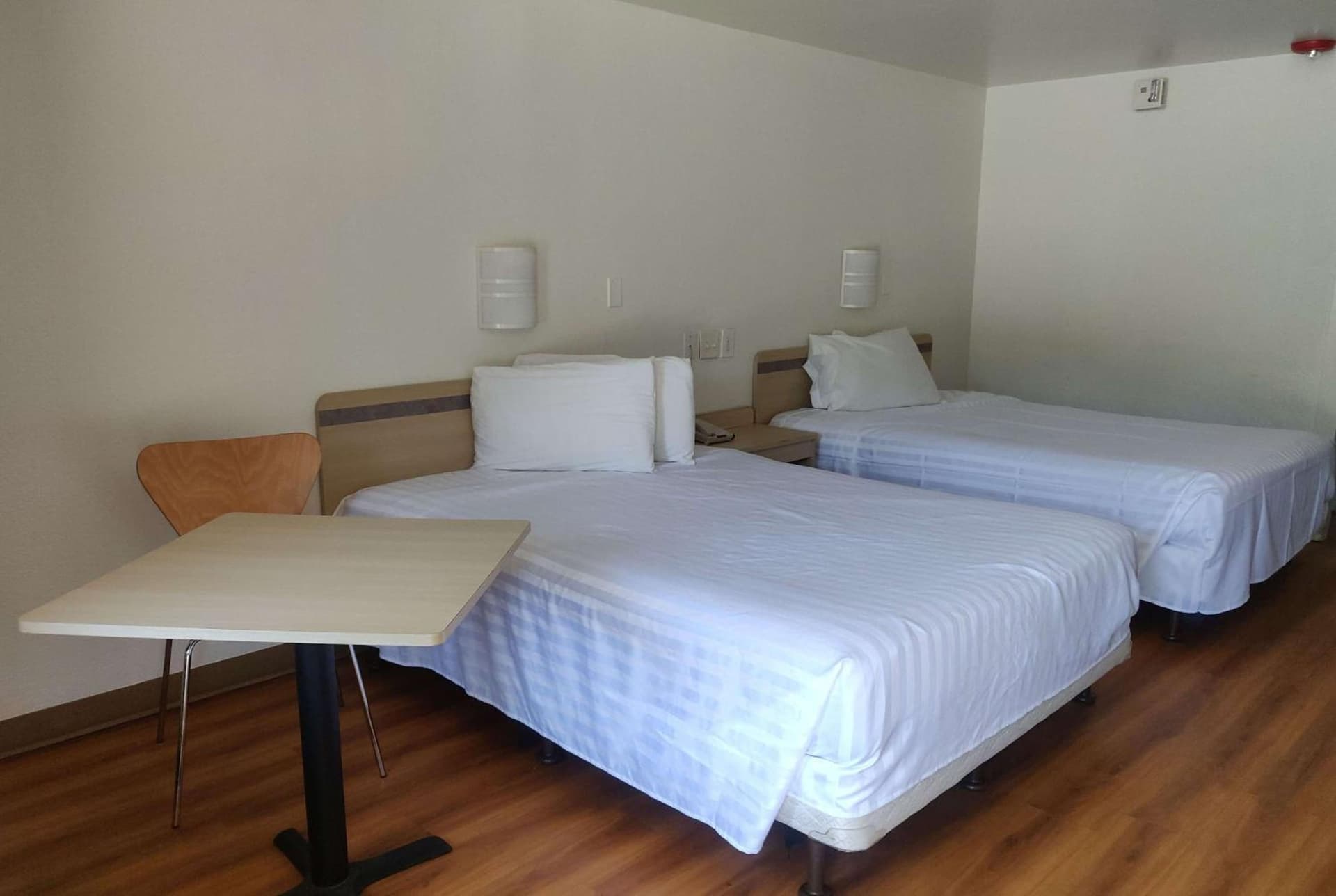 Travelodge by Wyndham Fayetteville interior in Fayetteville, NC — gallery photo 2