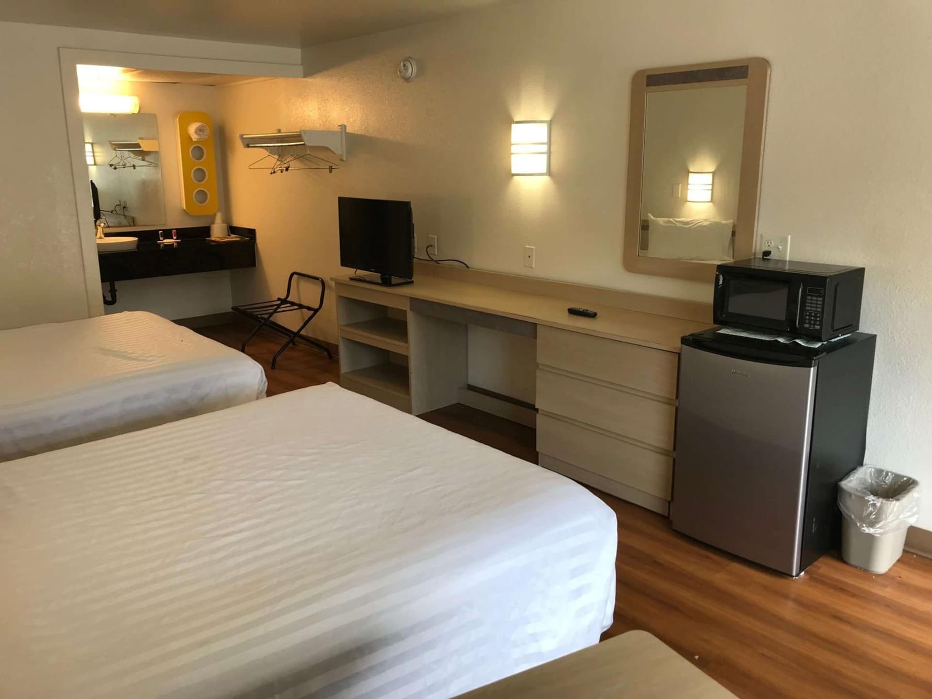 Travelodge by Wyndham Fayetteville property views in Fayetteville, NC — gallery photo 3