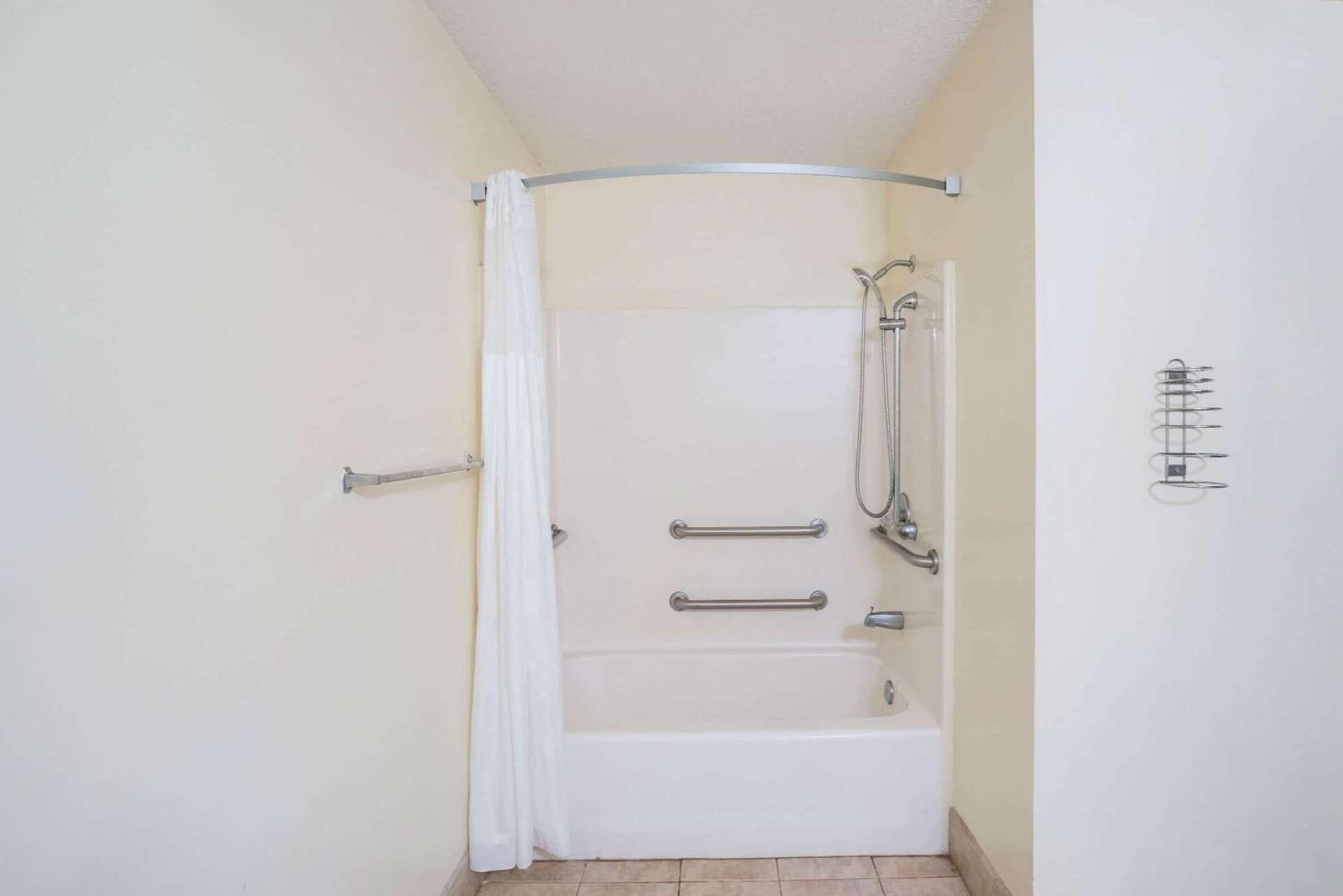 Travelodge by Wyndham Santee property views in Santee, SC — gallery photo 3