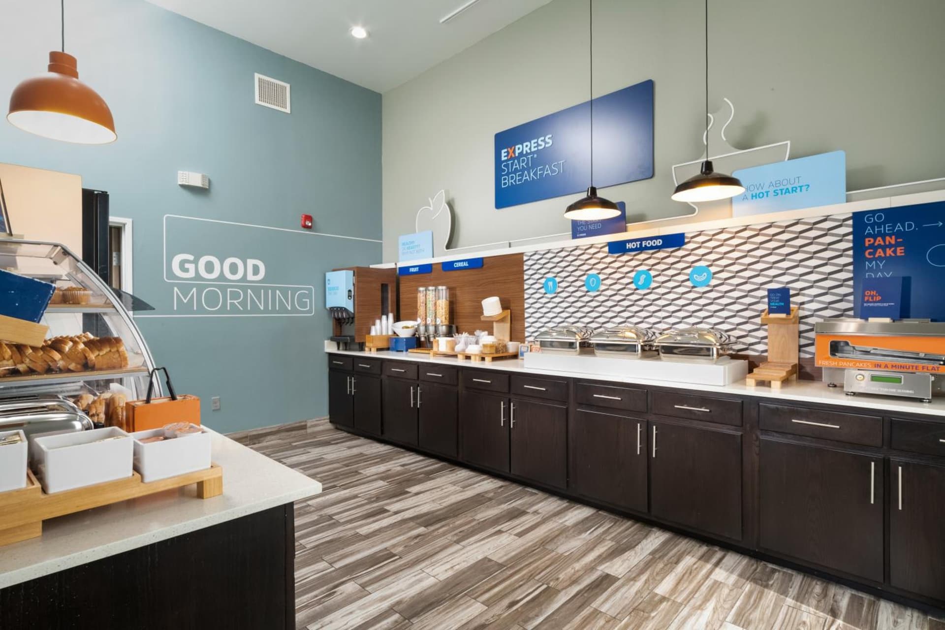 Holiday Inn Express & Suites Memphis Arpt Elvis Presley Blv by IHG gallery photo in Memphis, TN — image 11