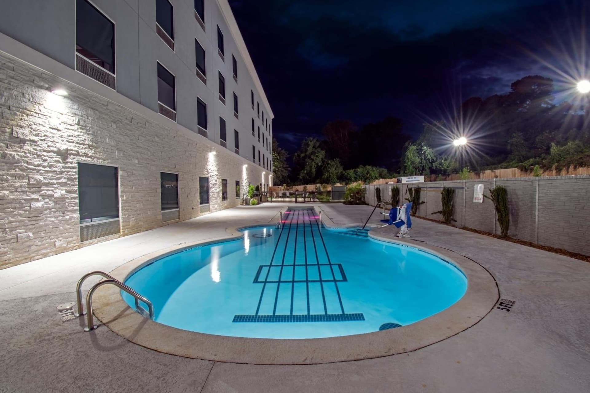Holiday Inn Express & Suites Memphis Arpt Elvis Presley Blv by IHG gallery photo in Memphis, TN — image 16