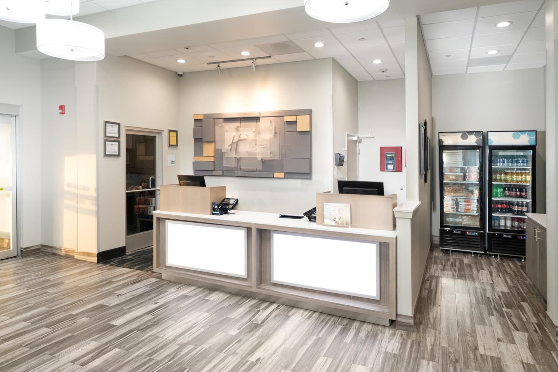 Holiday Inn Express & Suites Memphis Arpt Elvis Presley Blv by IHG gallery photo in Memphis, TN — image 5