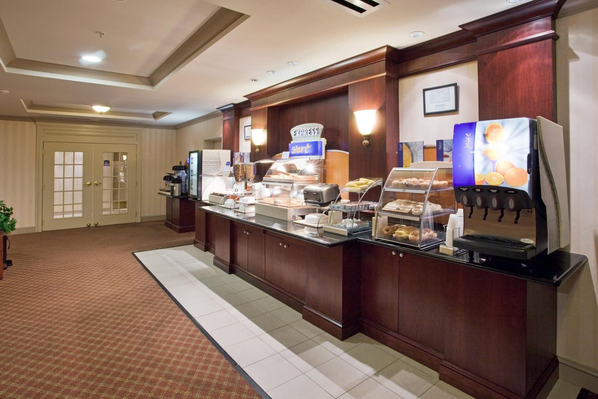 Holiday Inn Express Hotel & Suites Drums-Hazelton by IHG interior in Drums, PA — gallery photo 2