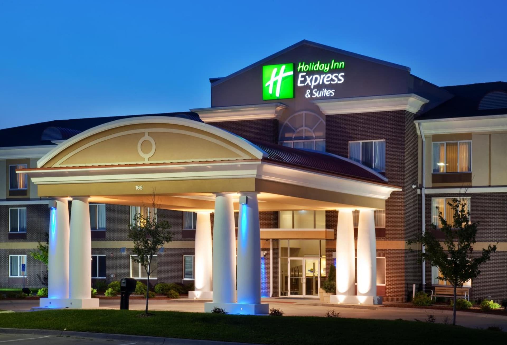 Holiday Inn Express Hotel & Suites Altoona-Des Moines by IHG featured exterior or lobby in Altoona, IA — similar hotel