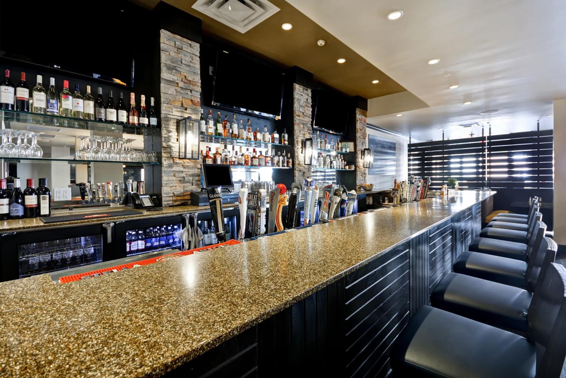 Holiday Inn Detroit Metro Airport by IHG gallery photo in Romulus, MI — image 13