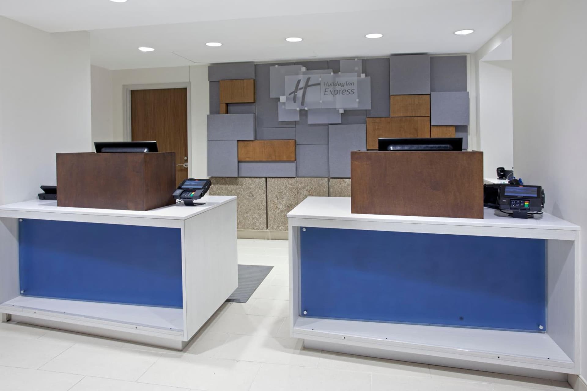 Holiday Inn Express Hotel & Suites Austin Downtown - University by IHG gallery photo in Austin, TX — image 25