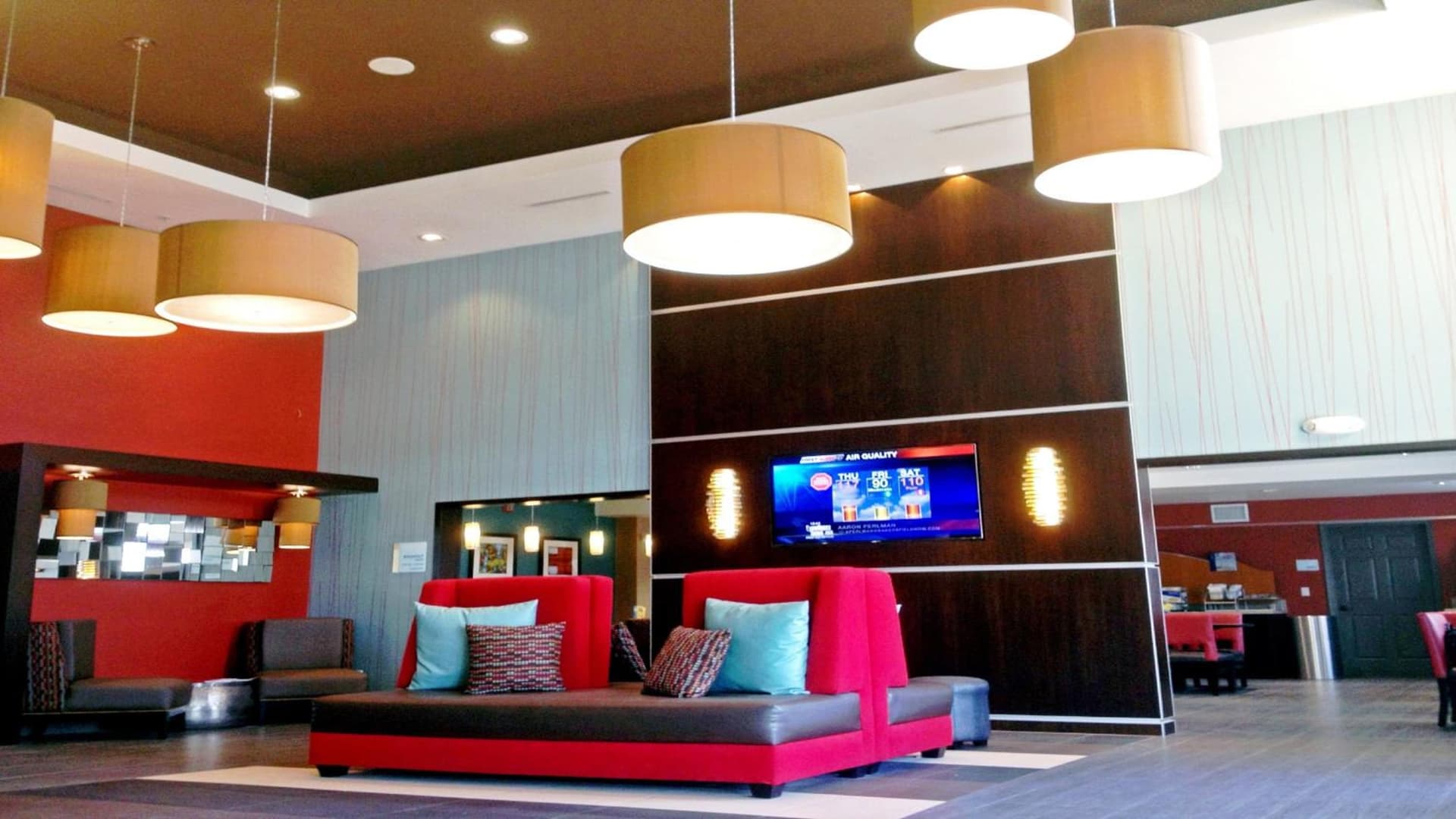 Holiday Inn Express Bakersfield by IHG property views in Bakersfield, CA — gallery photo 3